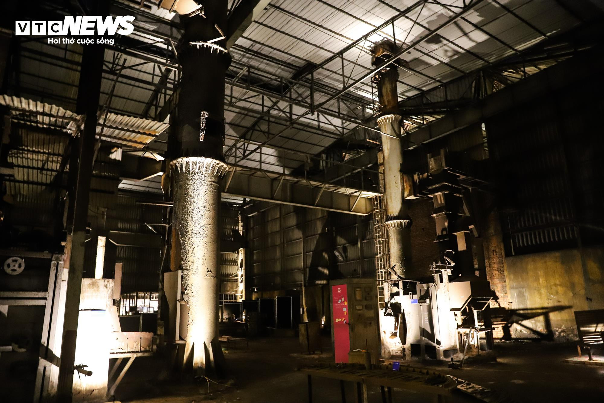 Người dân Thủ đô đắm chìm trong không gian nghệ thuật tại nhà ga xe lửa 120 tuổi - 15