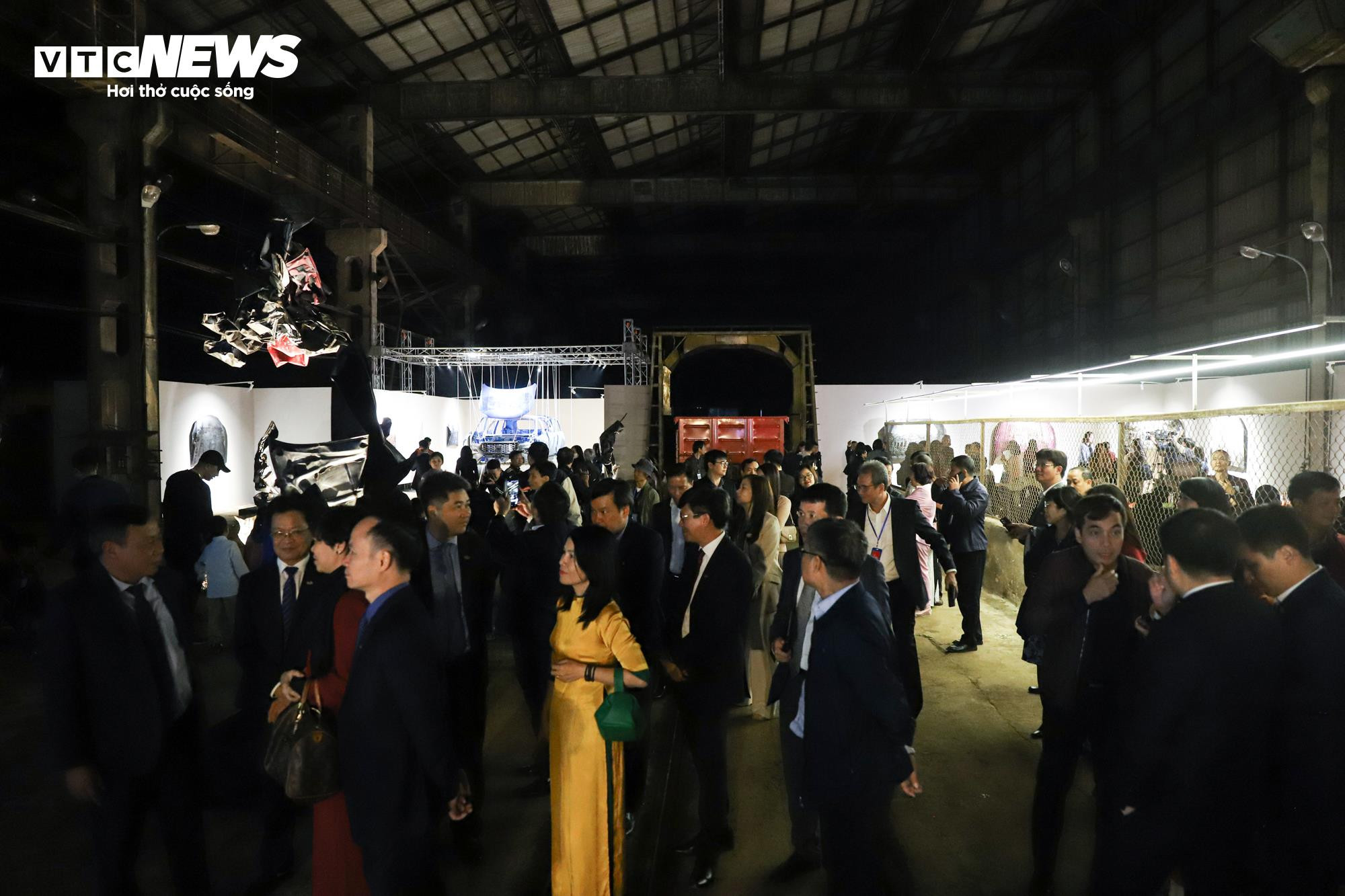 Người dân Thủ đô đắm chìm trong không gian nghệ thuật tại nhà ga xe lửa 120 tuổi - 6