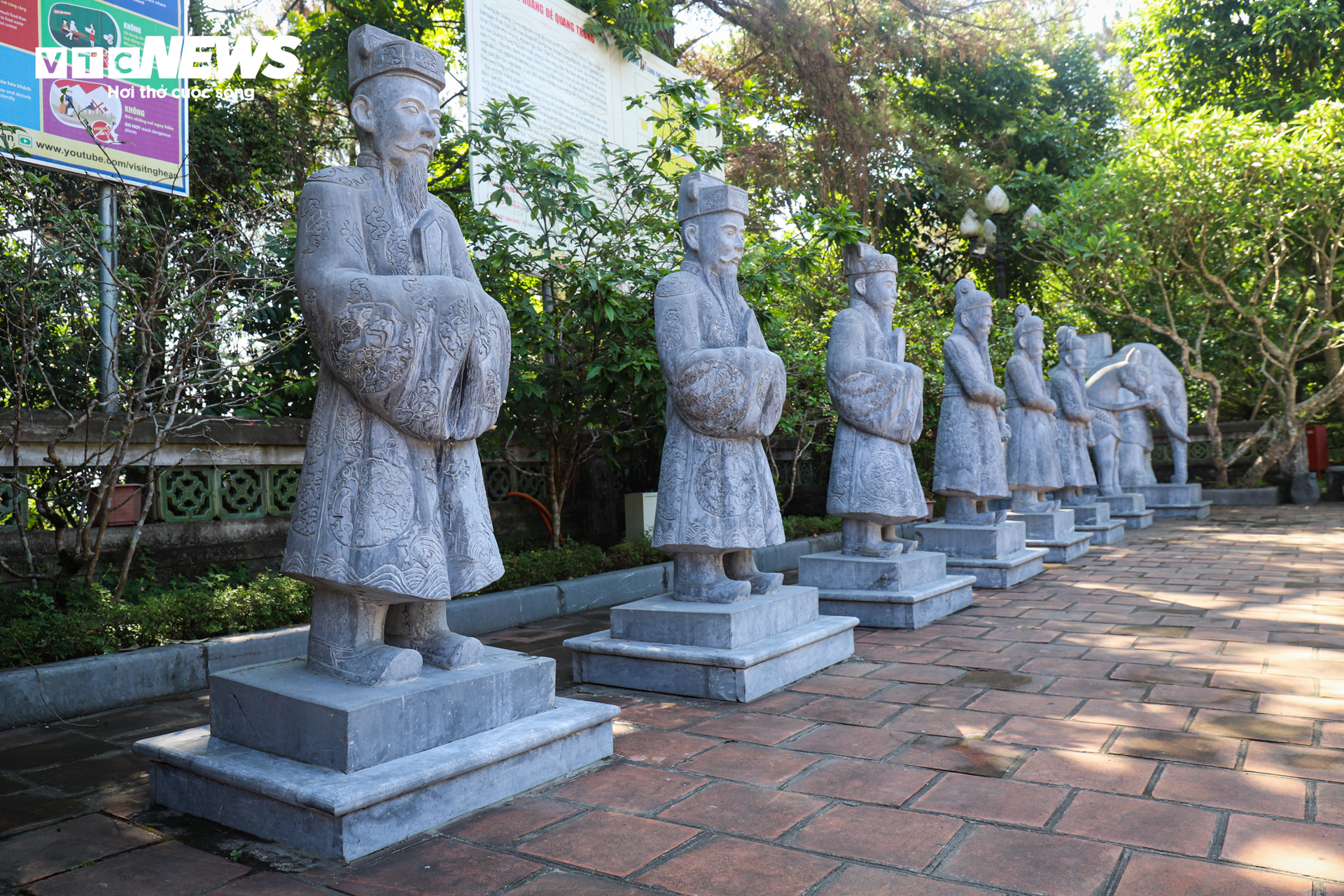Khám phá ngôi đền thờ vua Quang Trung trên đỉnh núi xứ Nghệ - 9