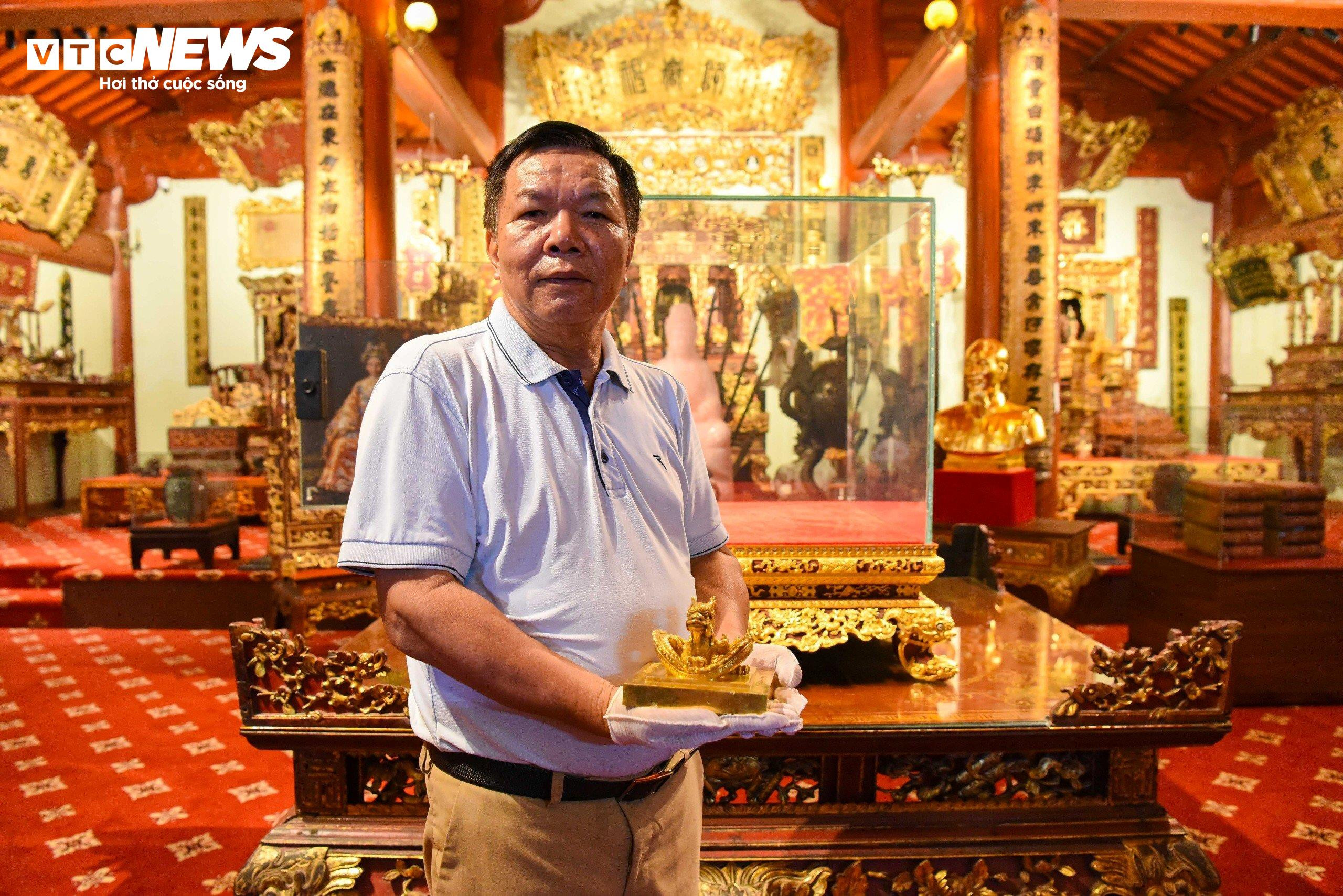 Cận cảnh ấn vàng 'Hoàng đế chi bảo' trưng bày tại bảo tàng tư nhân ở Bắc Ninh - 9