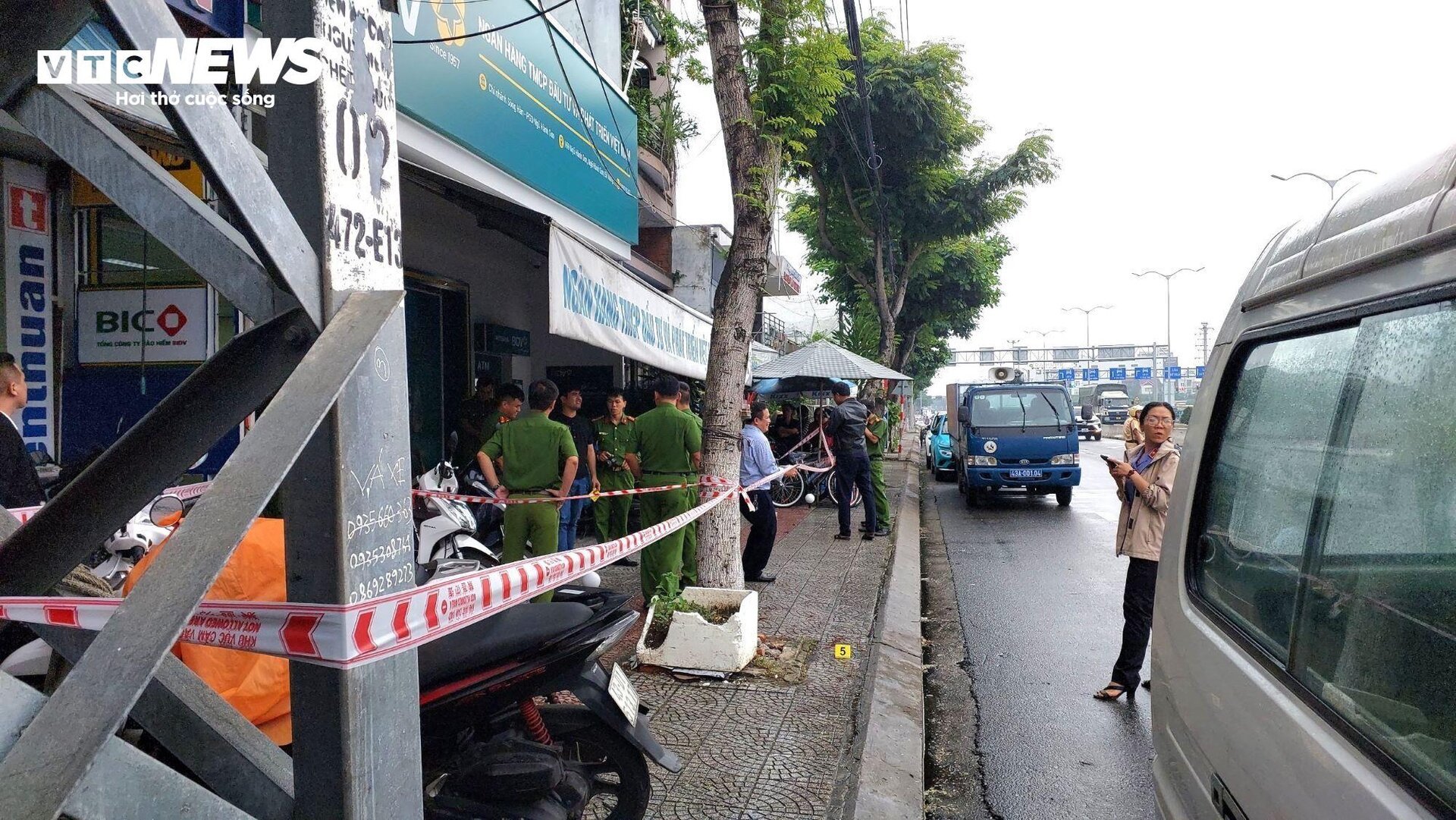 Toàn cảnh vụ nổ súng cướp ngân hàng, đâm bảo vệ tử vong ở Đà Nẵng - 6
