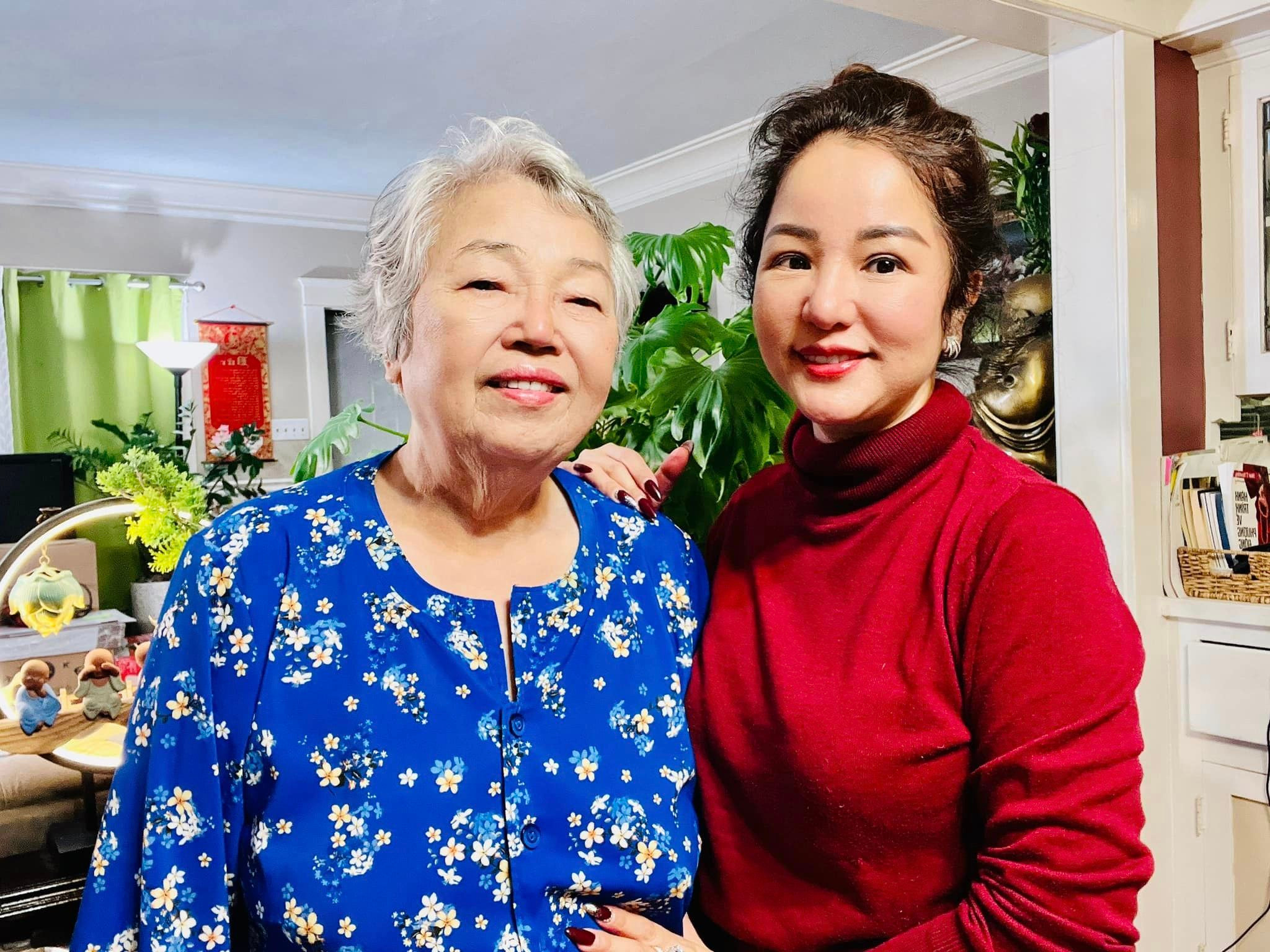 Sao Việt 25/11: Hồ Ngọc Hà đẹp giản dị bên mẹ, vợ chồng Tuấn Hưng đón tin vui - 7