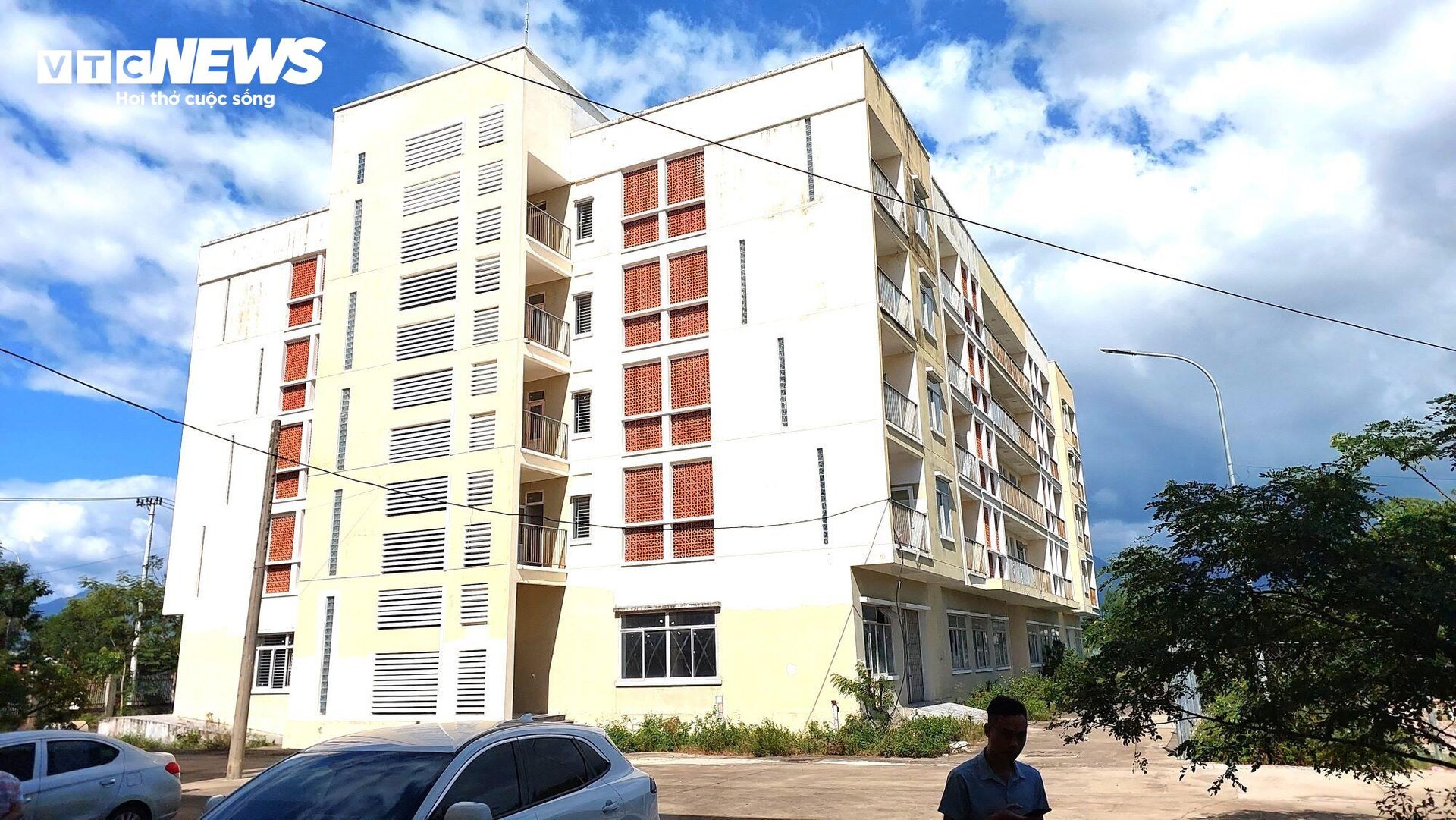 Ký túc xá đầu tư 700 tỷ đồng bỏ hoang ở Đà Nẵng - 13