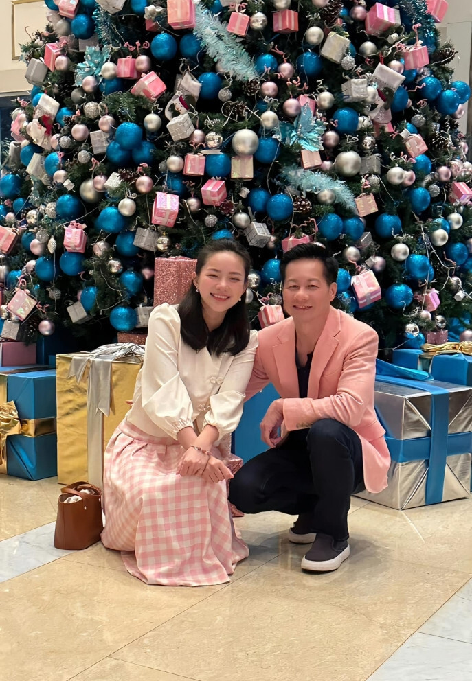 Sao Việt 25/11: Hồ Ngọc Hà đẹp giản dị bên mẹ, vợ chồng Tuấn Hưng đón tin vui - 9