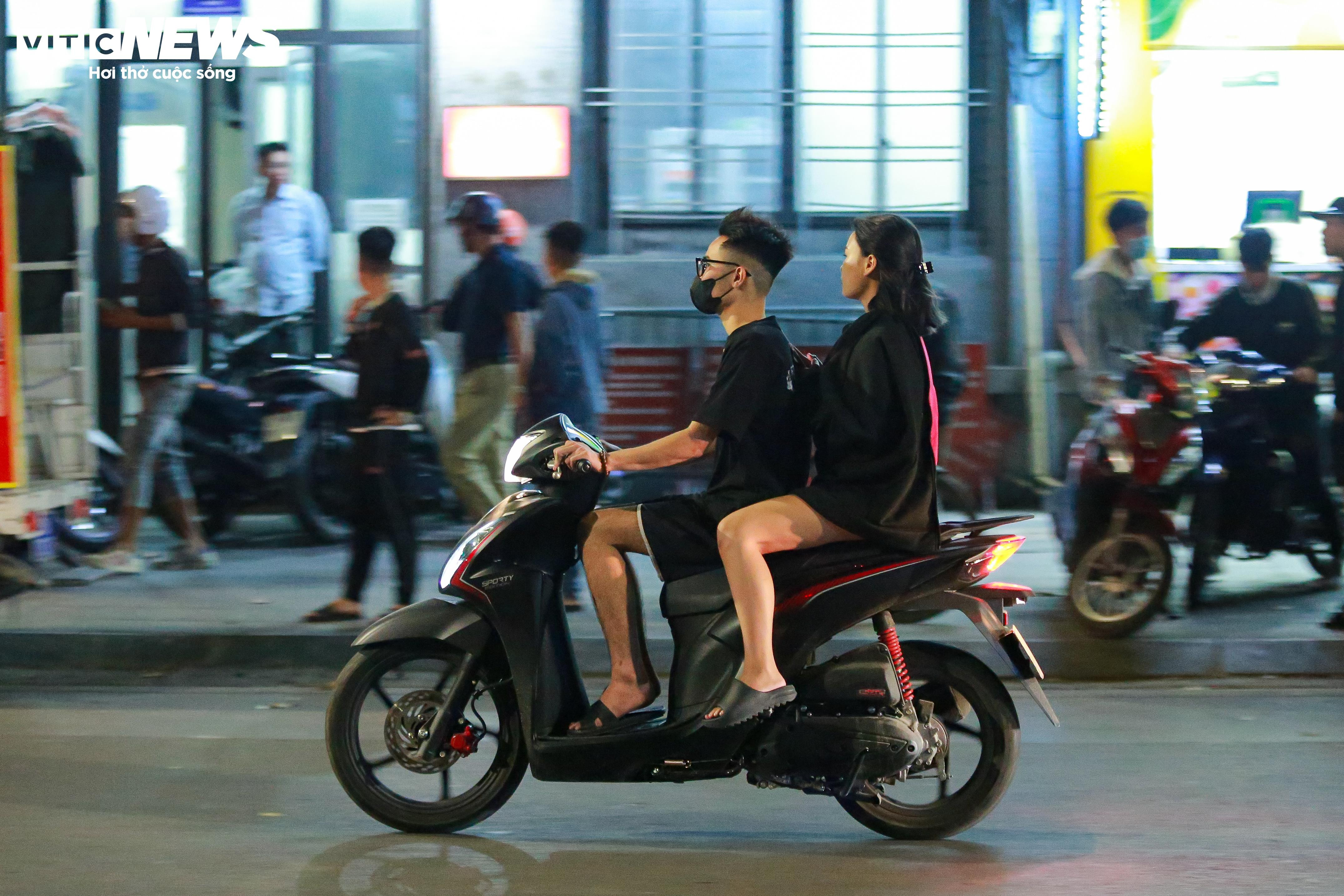 Vi phạm nồng độ cồn gấp 3 lần mức kịch khung, tài xế nói vẫn còn tỉnh táo - 14