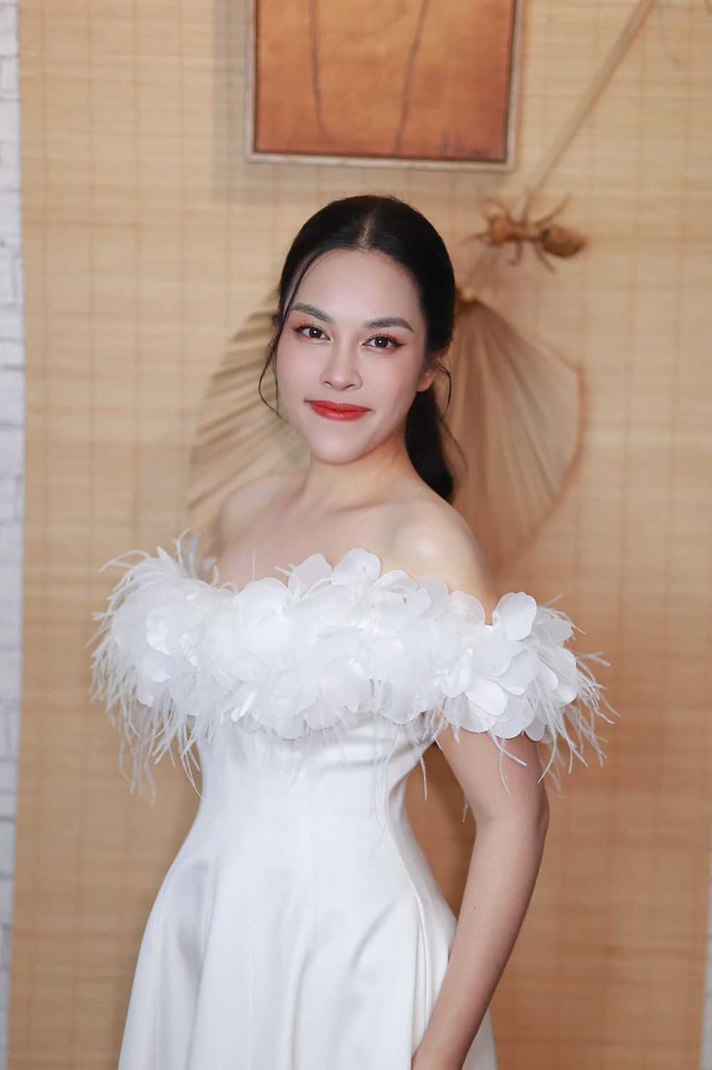 Sao Việt 3/12: Thanh Hằng hộ tống chồng đi làm, Chí Trung nhí nhảnh bên bạn gái - 10