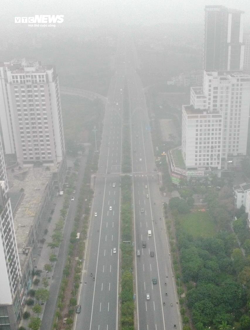 Hà Nội ô nhiễm không khí thứ 3 thế giới, bầu trời mịt mù từ sáng tới trưa - 4
