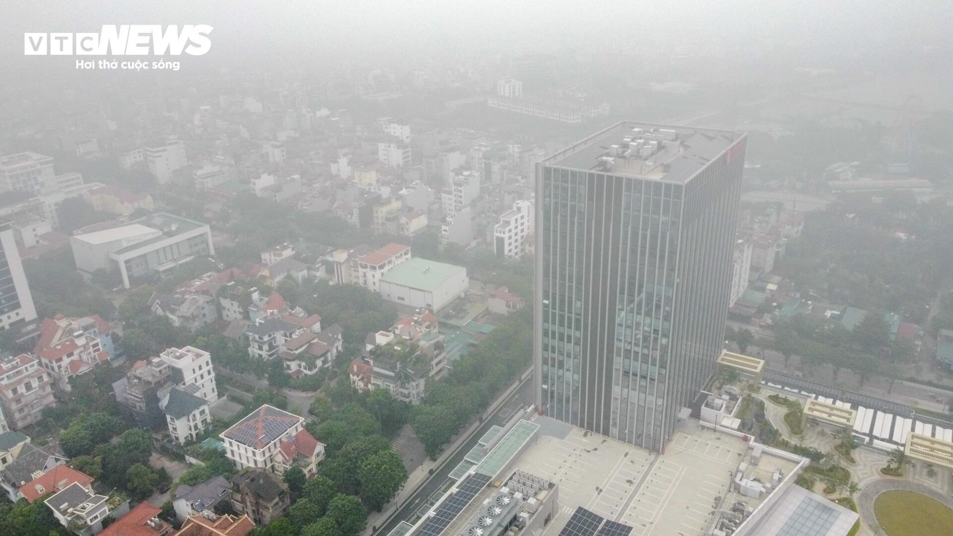 Hà Nội ô nhiễm không khí thứ 3 thế giới, bầu trời mịt mù từ sáng tới trưa - 7