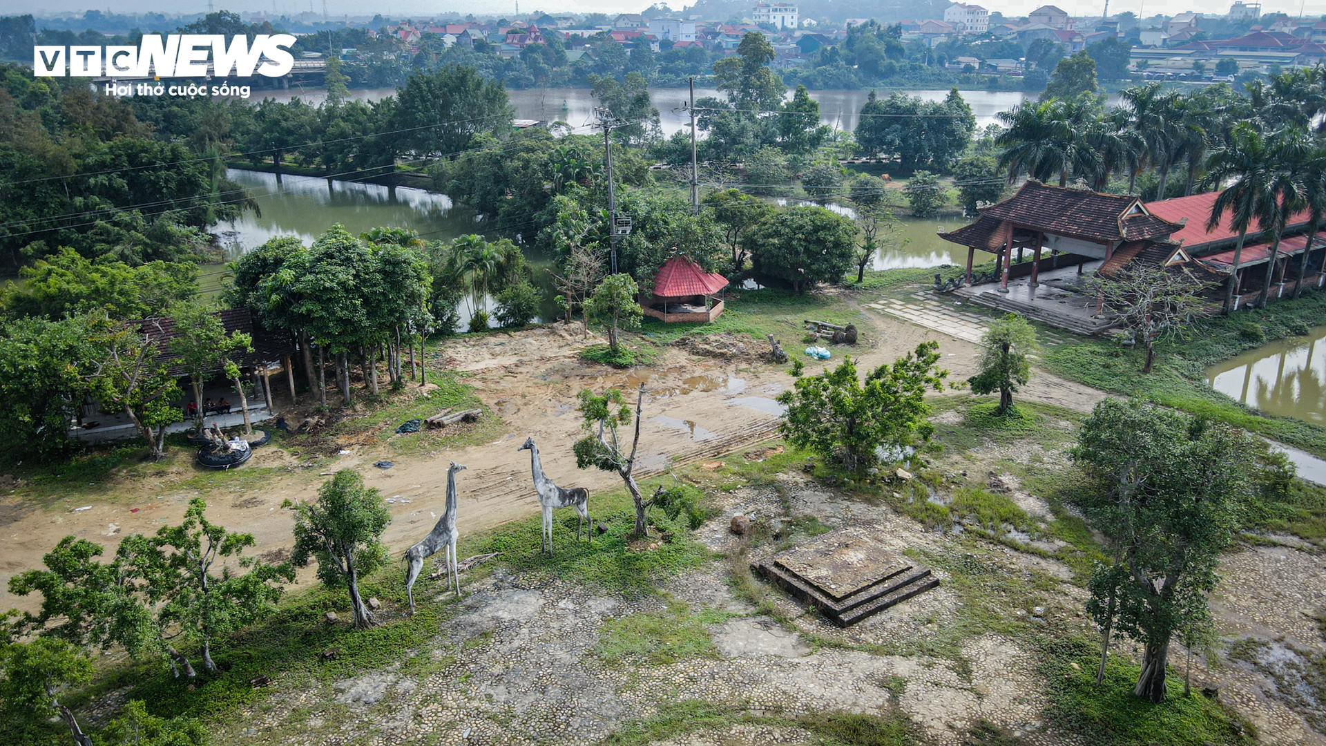 Khu du lịch ‘ma’ bị bỏ hoang suốt 8 năm ở Hà Tĩnh - 2