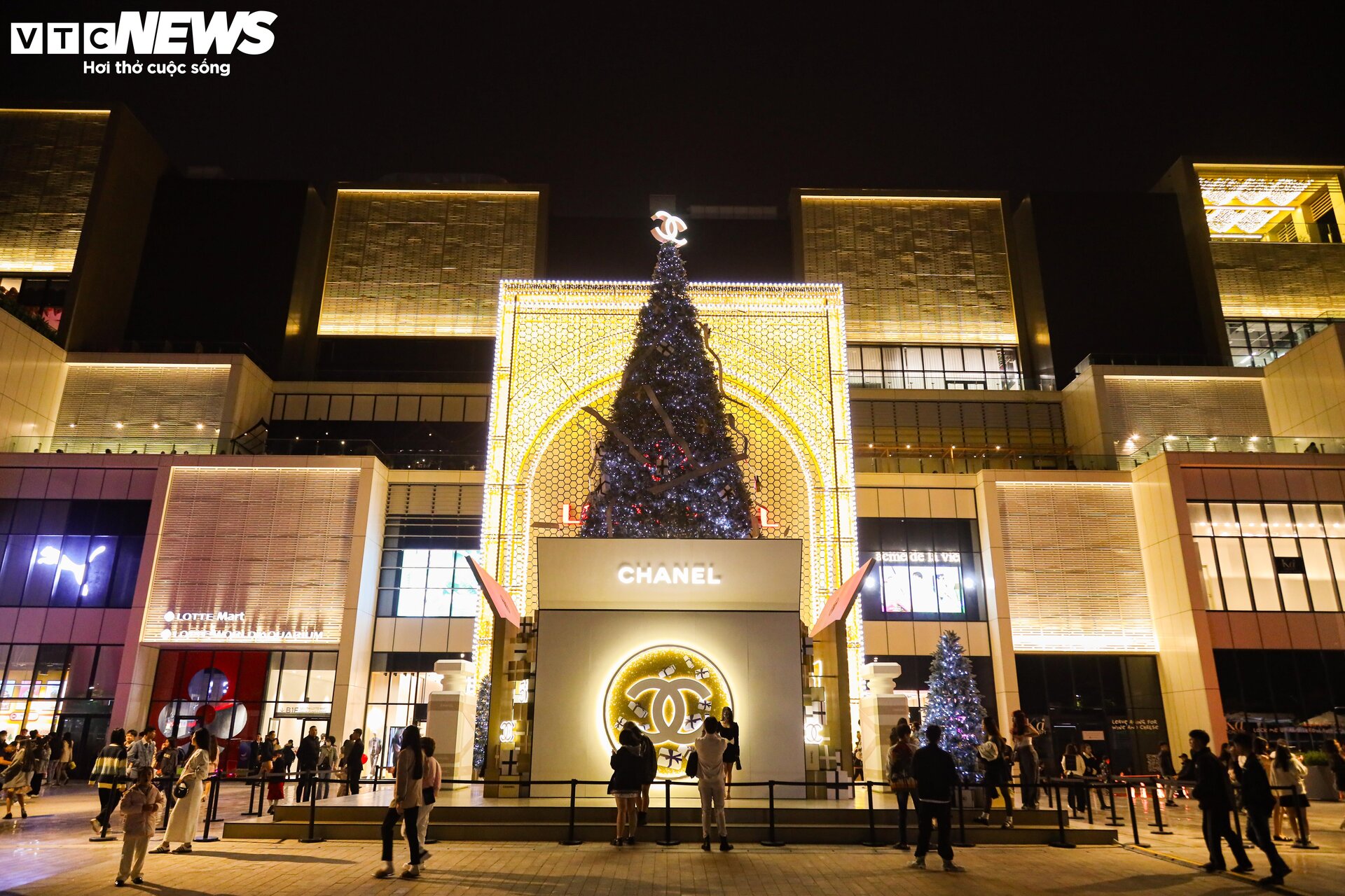 Trung tâm thương mại Hà Nội trang hoàng lộng lẫy đón Giáng sinh 2023 - 17