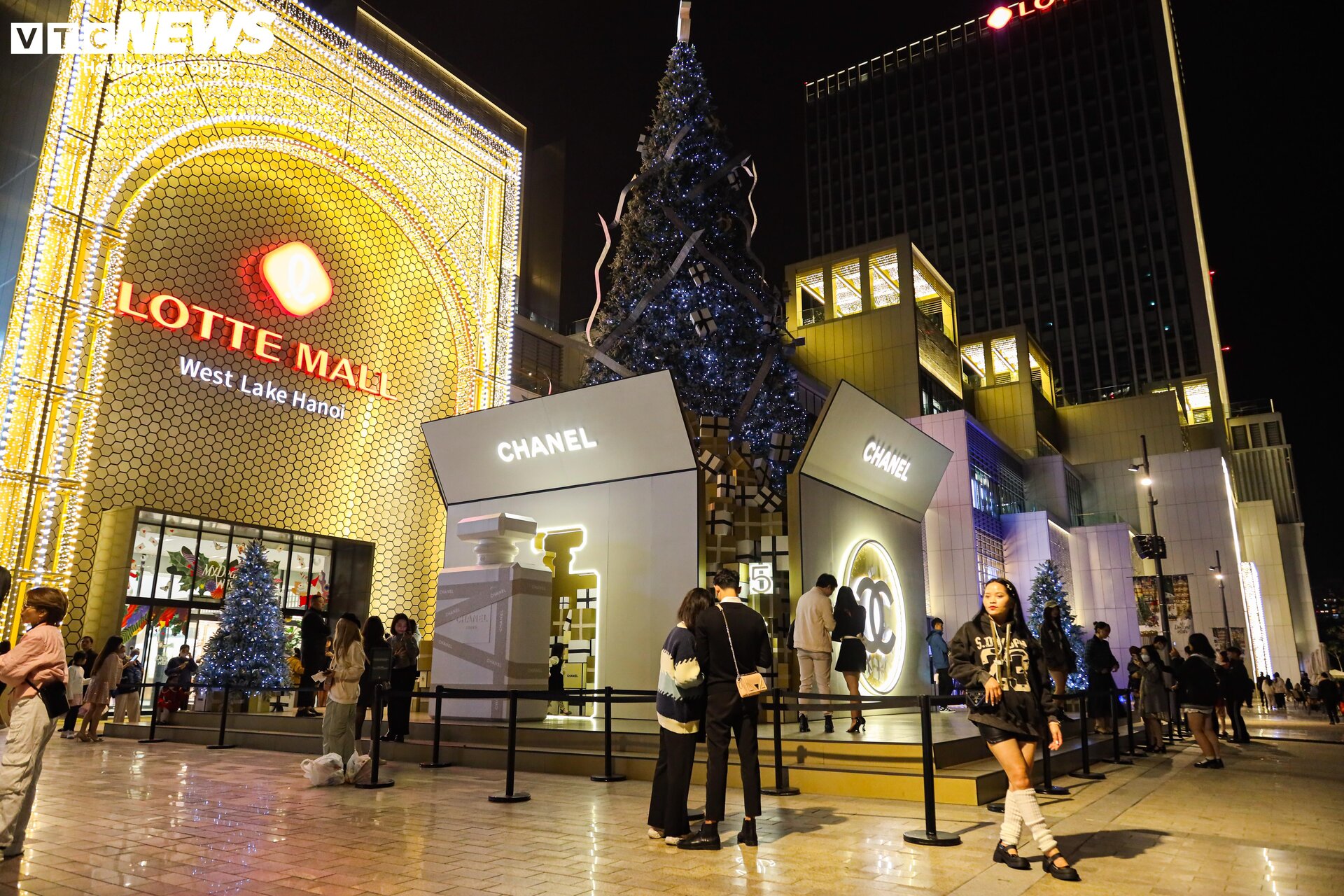 Trung tâm thương mại Hà Nội trang hoàng lộng lẫy đón Giáng sinh 2023 - 18