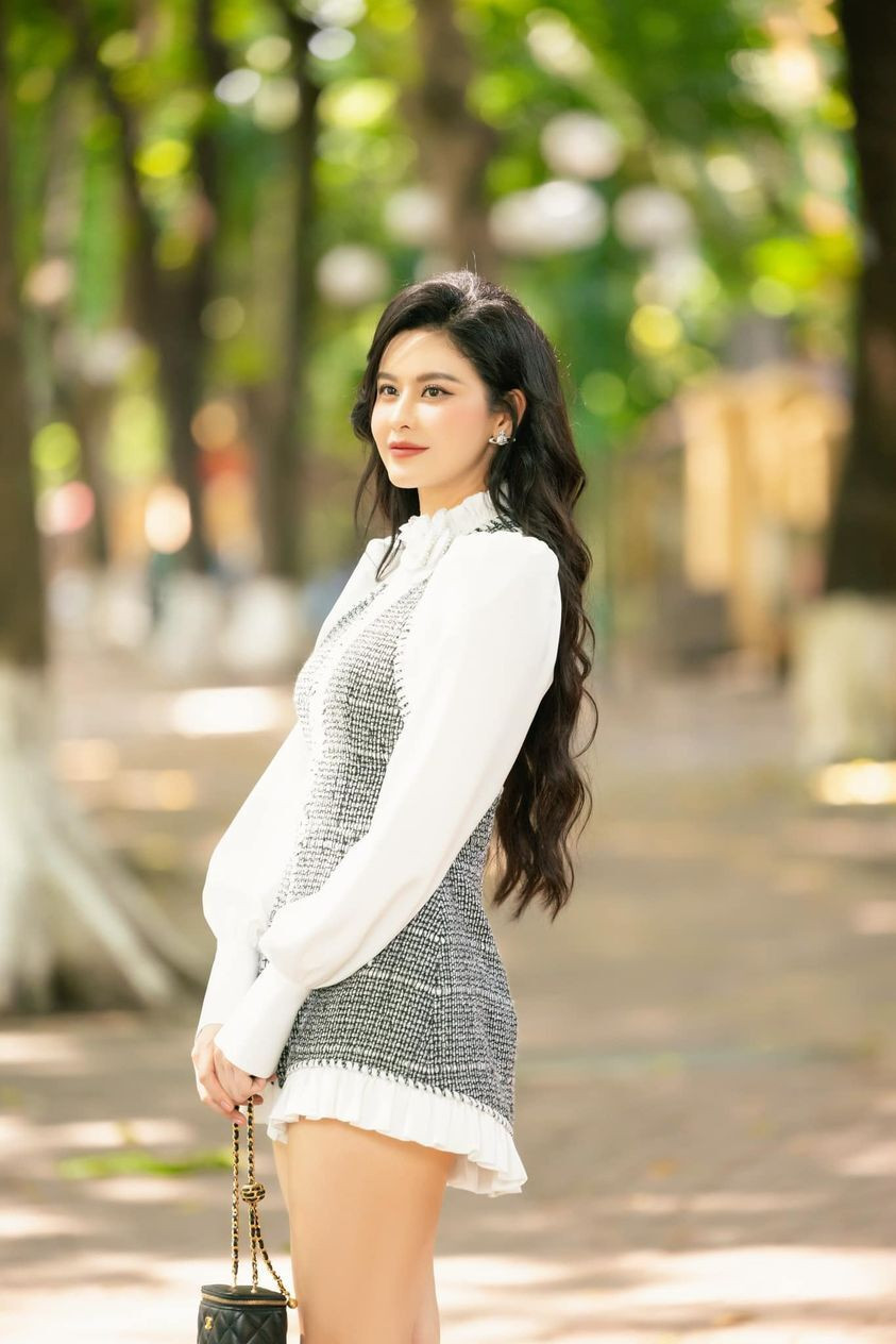 Sao Việt 6/12: Hoa hậu Ý Nhi đẹp sang chảnh, Hoài Linh tới thăm mộ Chí Tài - 5