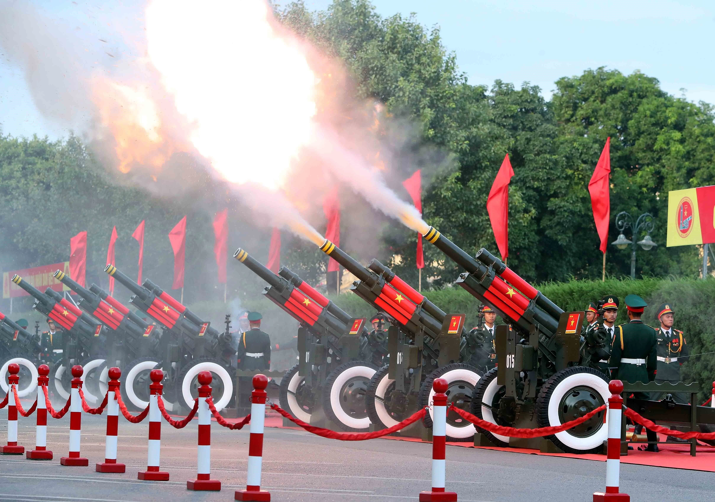 Bắn 21 loạt đại bác chào mừng Tổng Bí thư, Chủ tịch Trung Quốc Tập Cận Bình - 1