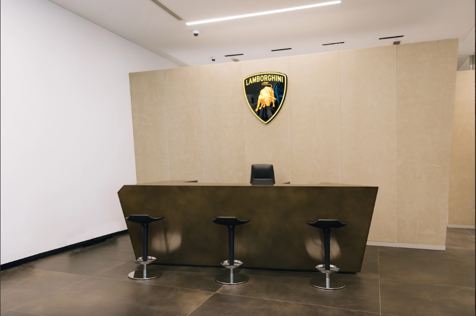 Khám phá showroom Lamborghini ở Việt Nam: Khách được tự tùy biến siêu xe - 6