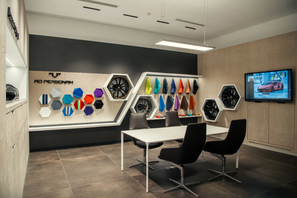 Khám phá showroom Lamborghini ở Việt Nam: Khách được tự tùy biến siêu xe - 7