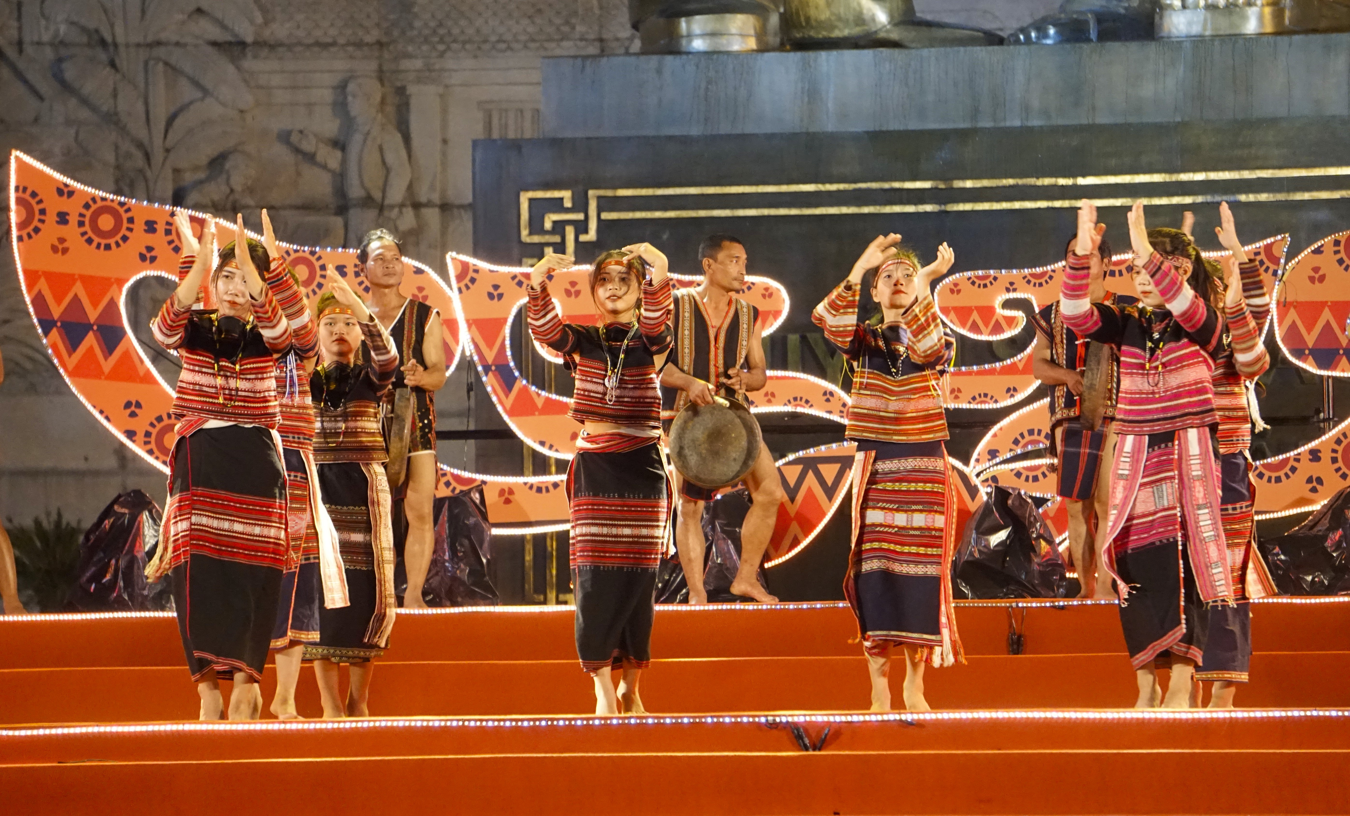 Hơn 250 nghệ nhân, diễn viên tụ họp tại Liên hoan văn hóa cồng chiêng Bình Định - 6