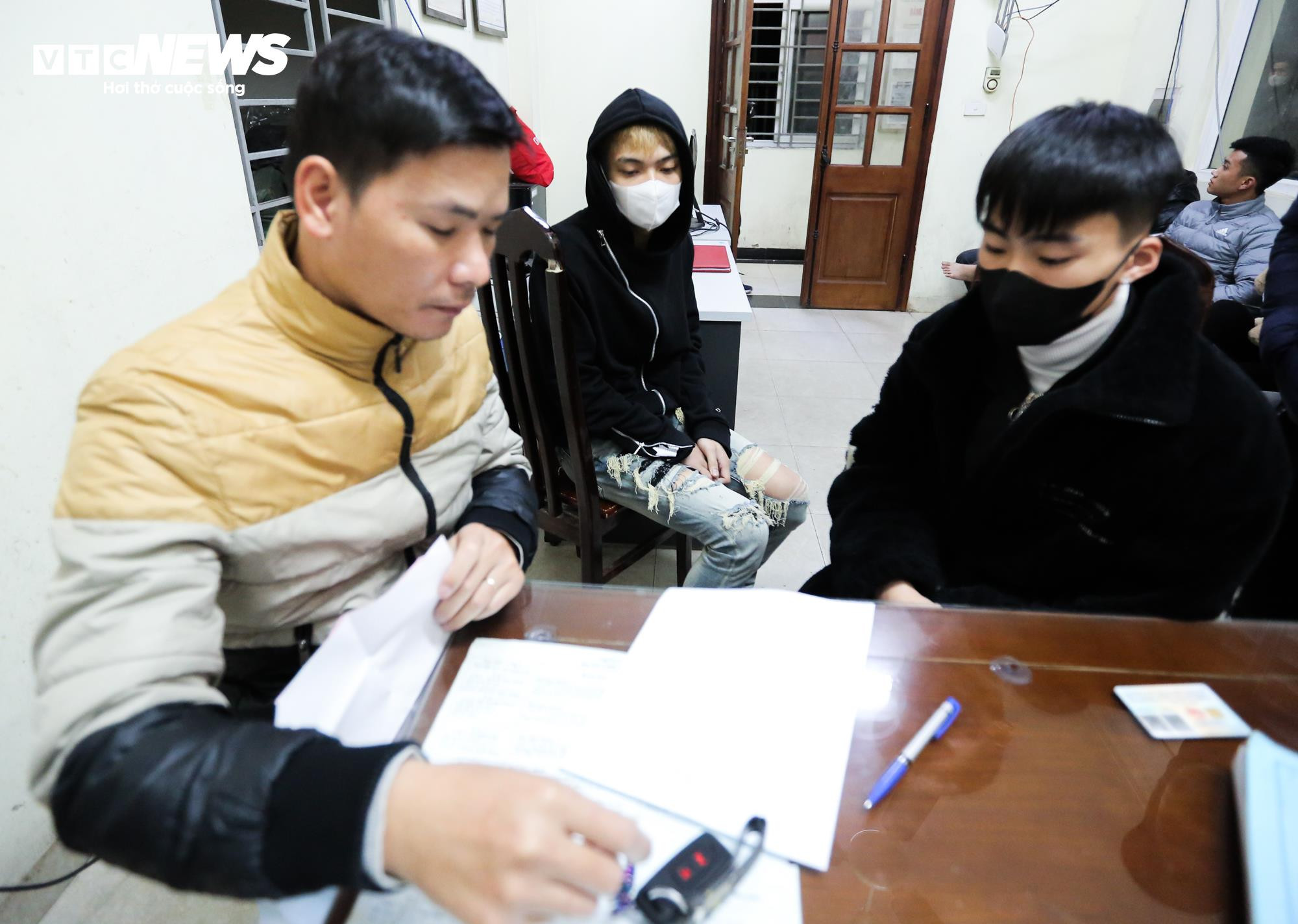 Cảnh sát 141 hóa trang đón lõng các 'quái xế' độ xe, nẹt pô trên phố Hà Nội - 15