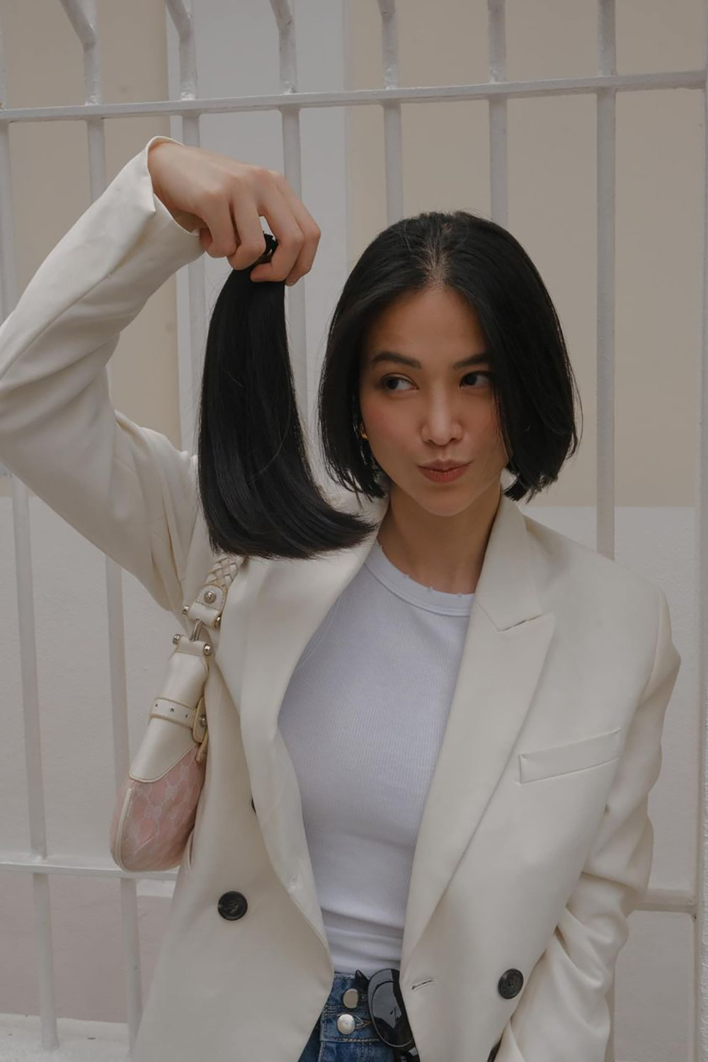 Sao Việt 21/12: Hai 'nam thần màn ảnh' hội ngộ, Việt Hương hẹn hò 'trai lạ' - 14