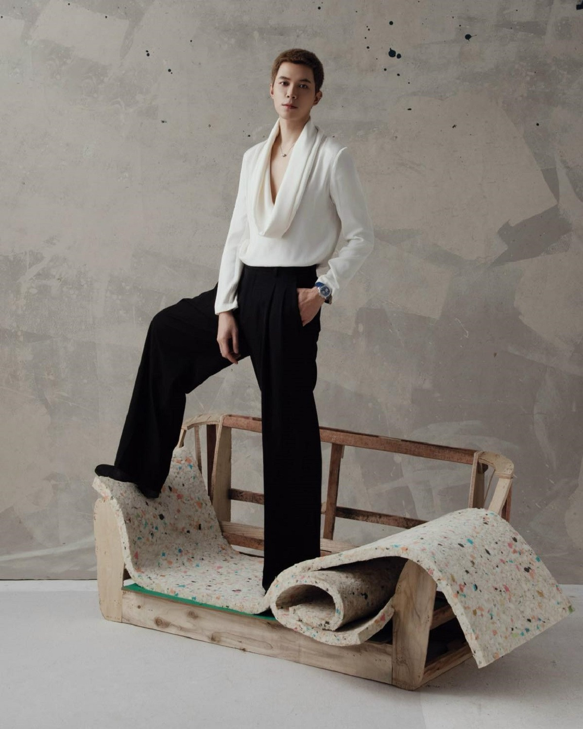 Sao Việt 23/12: H'Hen Niê bị trật bánh chè, MC Mai Ngọc khoe dáng trên sân golf - 14