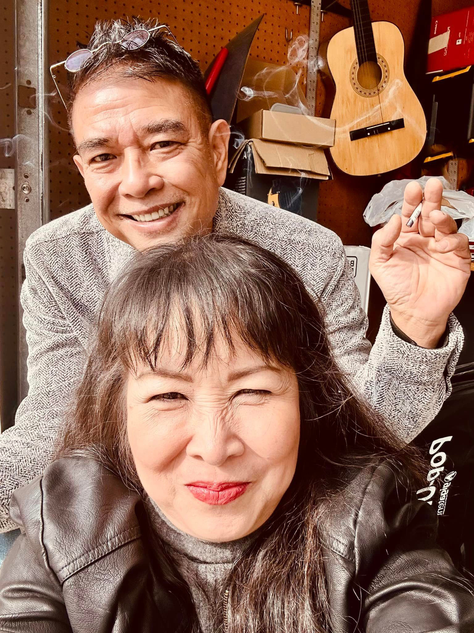 Sao Việt 25/12: Hồng Vân nhí nhảnh bên chồng, Việt Hương khen Mono hết lời - 1