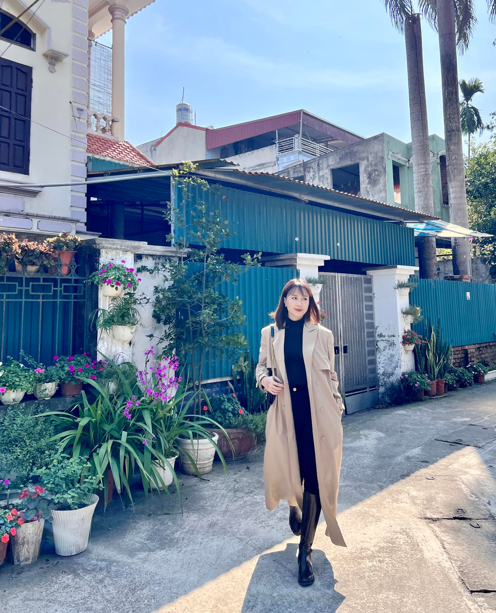 Sao Việt 27/12: Mẹ Bằng Kiều về nước thăm cháu, Doãn Hải My nghi vấn mang thai - 15