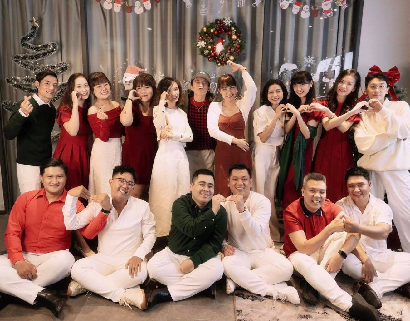 Sao Việt 27/12: Mẹ Bằng Kiều về nước thăm cháu, Doãn Hải My nghi vấn mang thai - 14