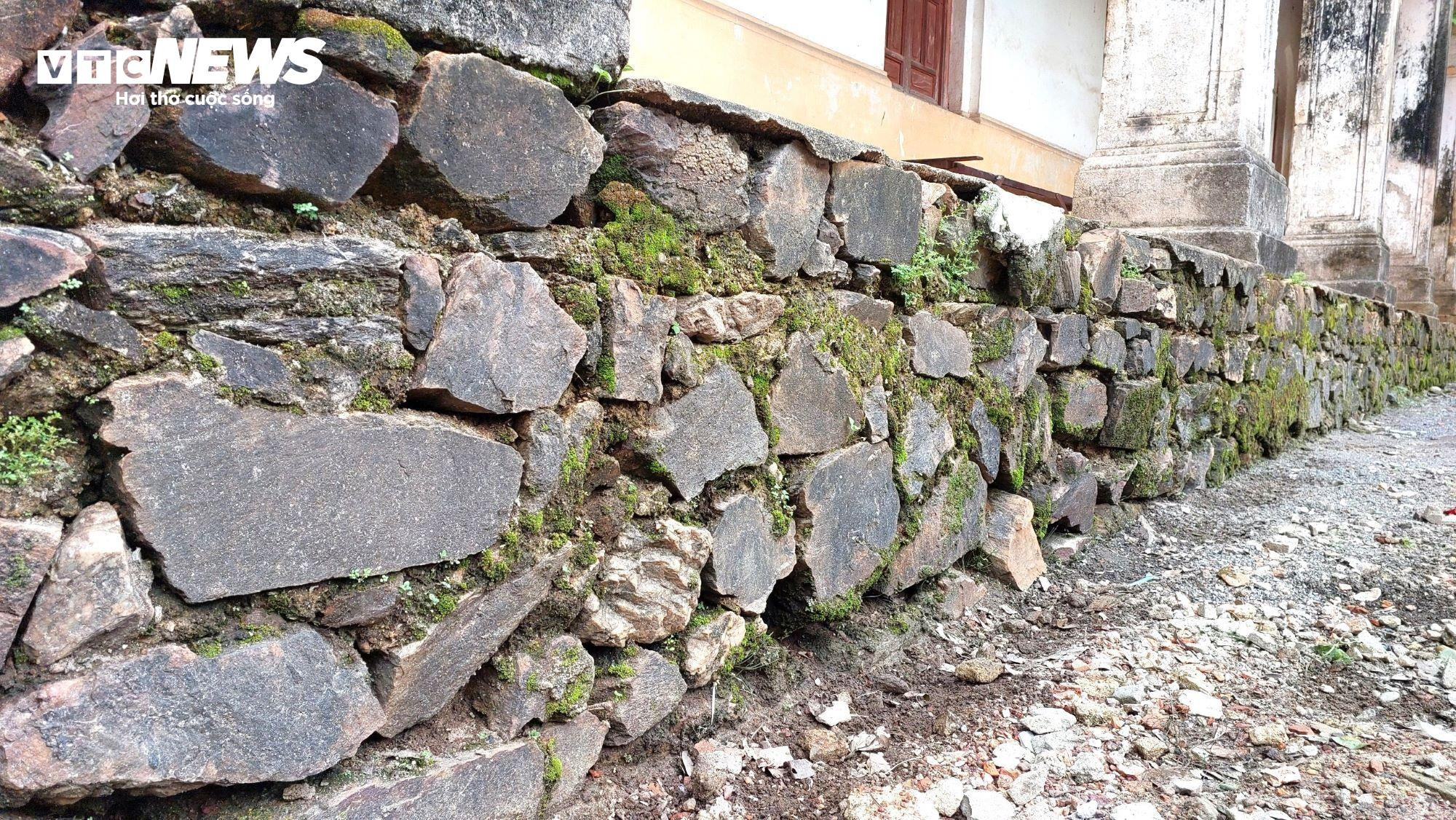 Độc đáo nhà thờ cổ 120 tuổi xây bằng đá, nhựa cây ở Đà Nẵng - 6