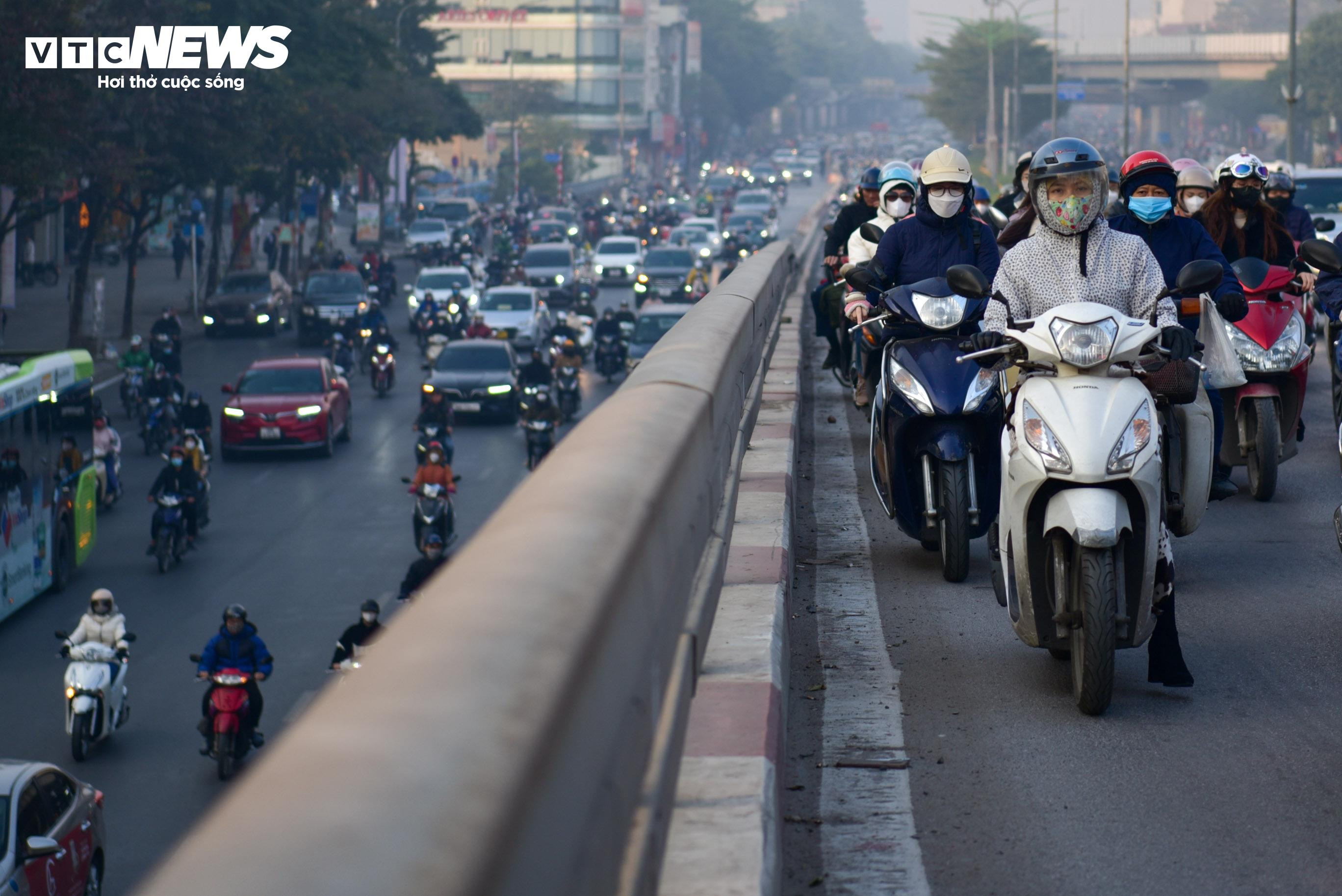 Ngã Tư Sở ở Hà Nội hết cảnh ùn tắc sau lần thứ 5 tổ chức lại giao thông - 13