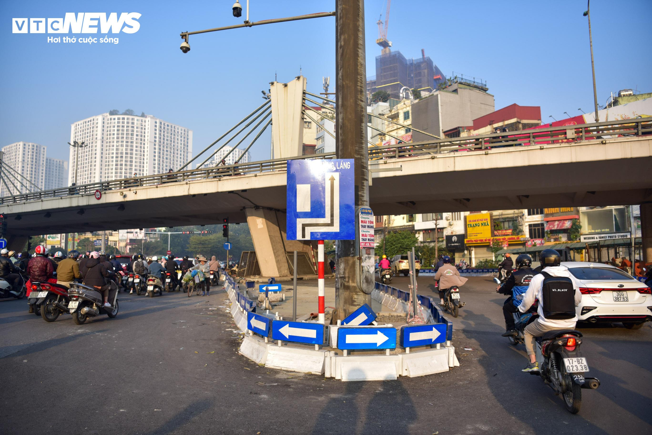 Ngã Tư Sở ở Hà Nội hết cảnh ùn tắc sau lần thứ 5 tổ chức lại giao thông - 11