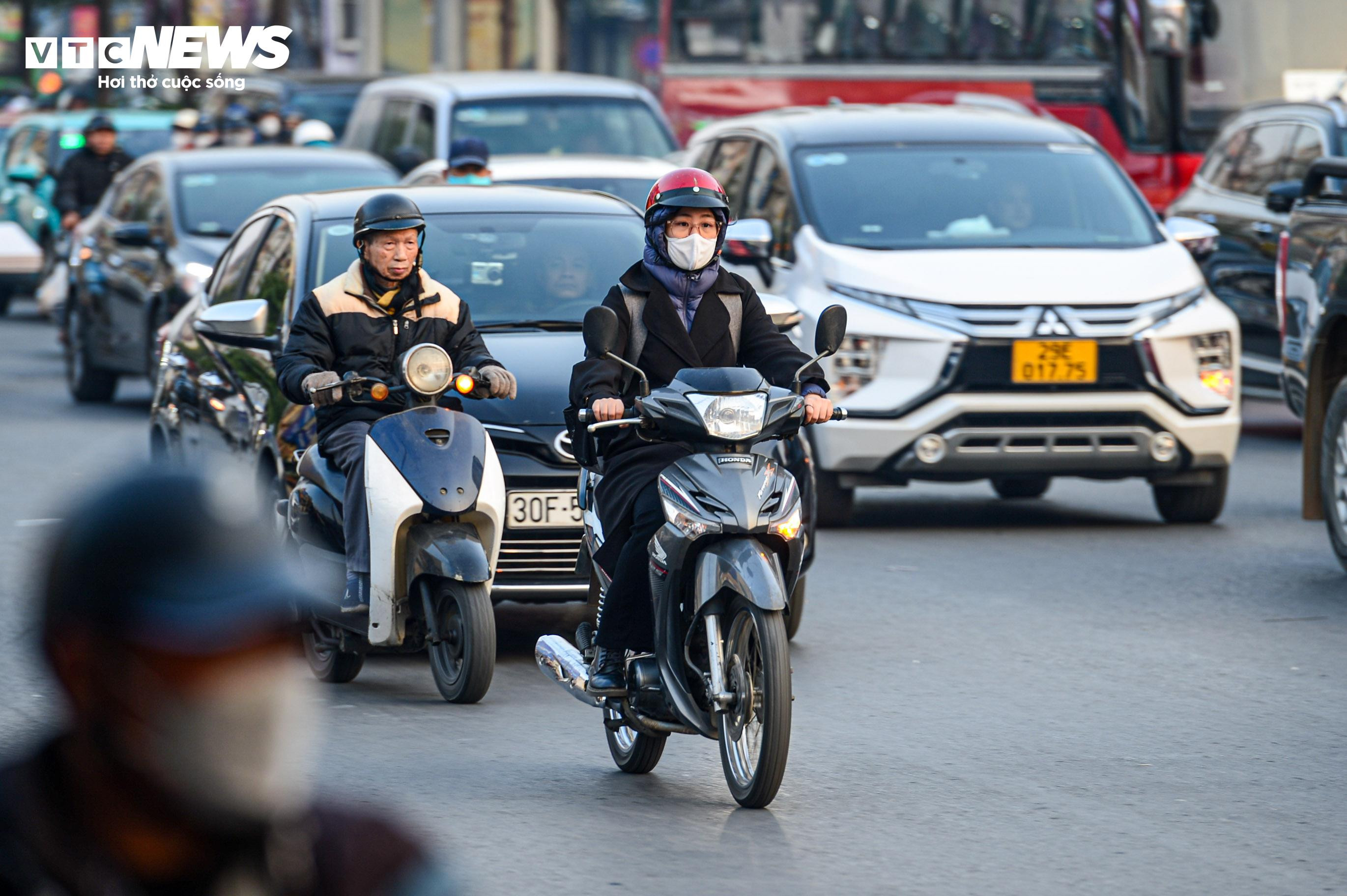 Ngã Tư Sở ở Hà Nội hết cảnh ùn tắc sau lần thứ 5 tổ chức lại giao thông - 7