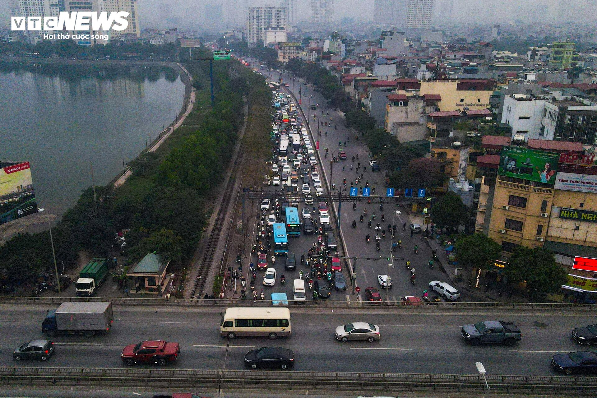 Cửa ngõ Thủ đô: Đường ra tắc cứng, lối vào thông thoáng - 4