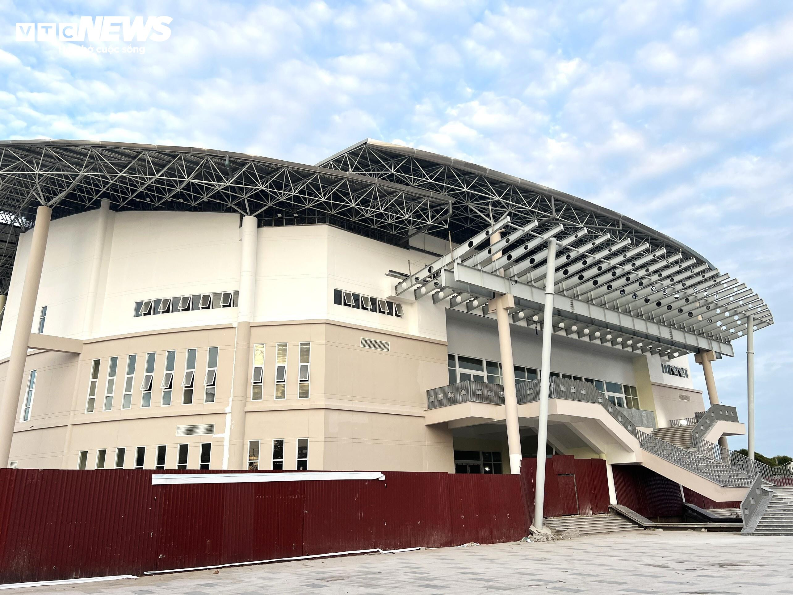 Bình Thuận: Năm Du lịch quốc gia đi qua, nhà hát 200 tỷ đồng vẫn chưa xong - 1