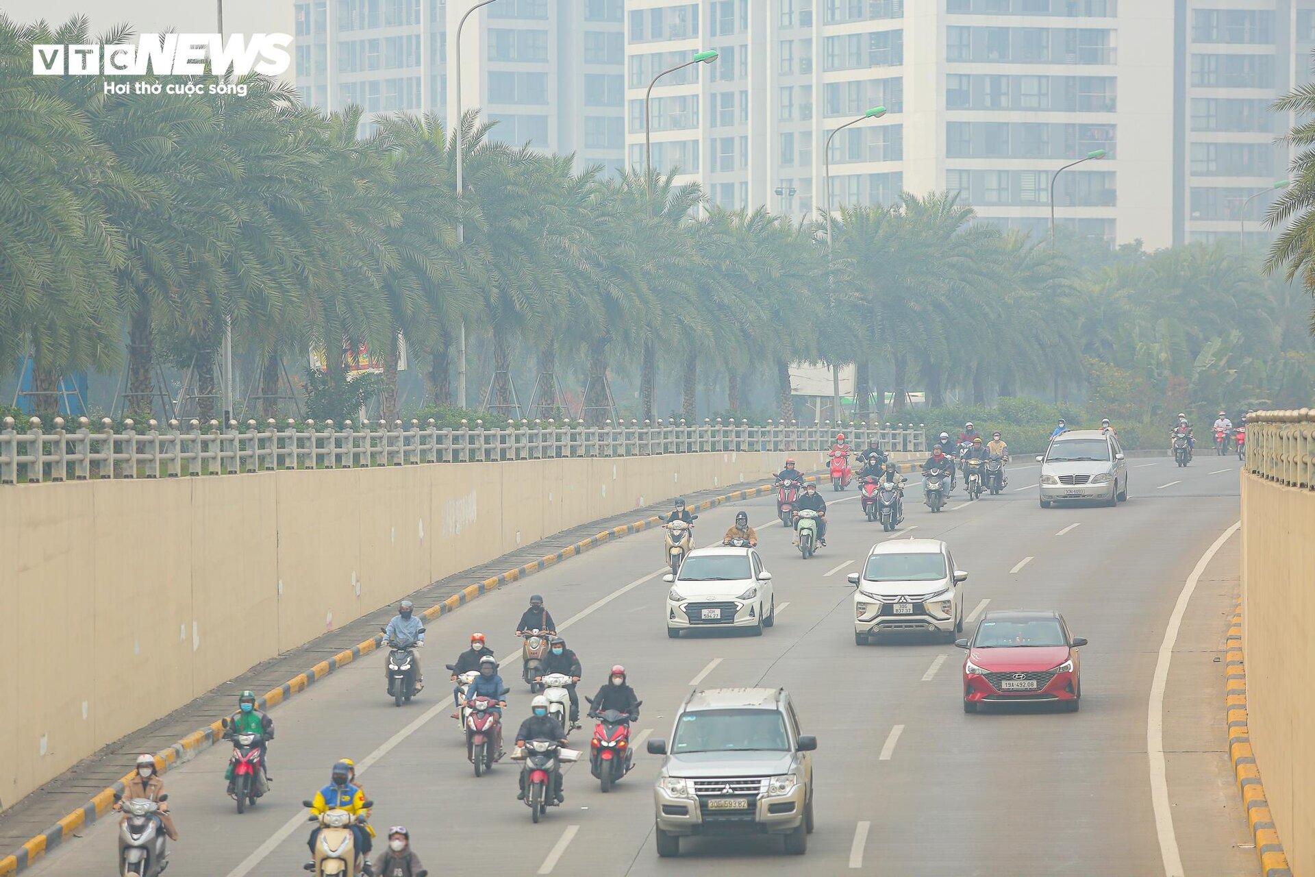 Sáng nay, Hà Nội ô nhiễm không khí thứ 2 thế giới - 11