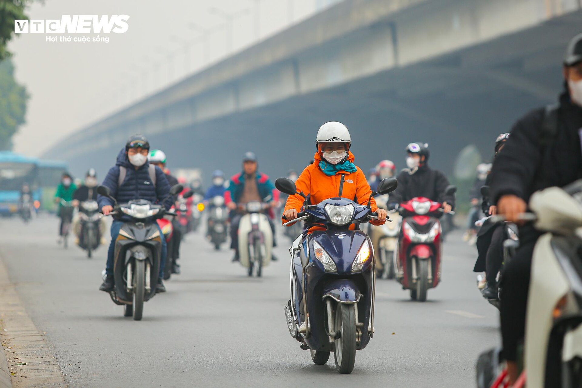Sáng nay, Hà Nội ô nhiễm không khí thứ 2 thế giới - 12