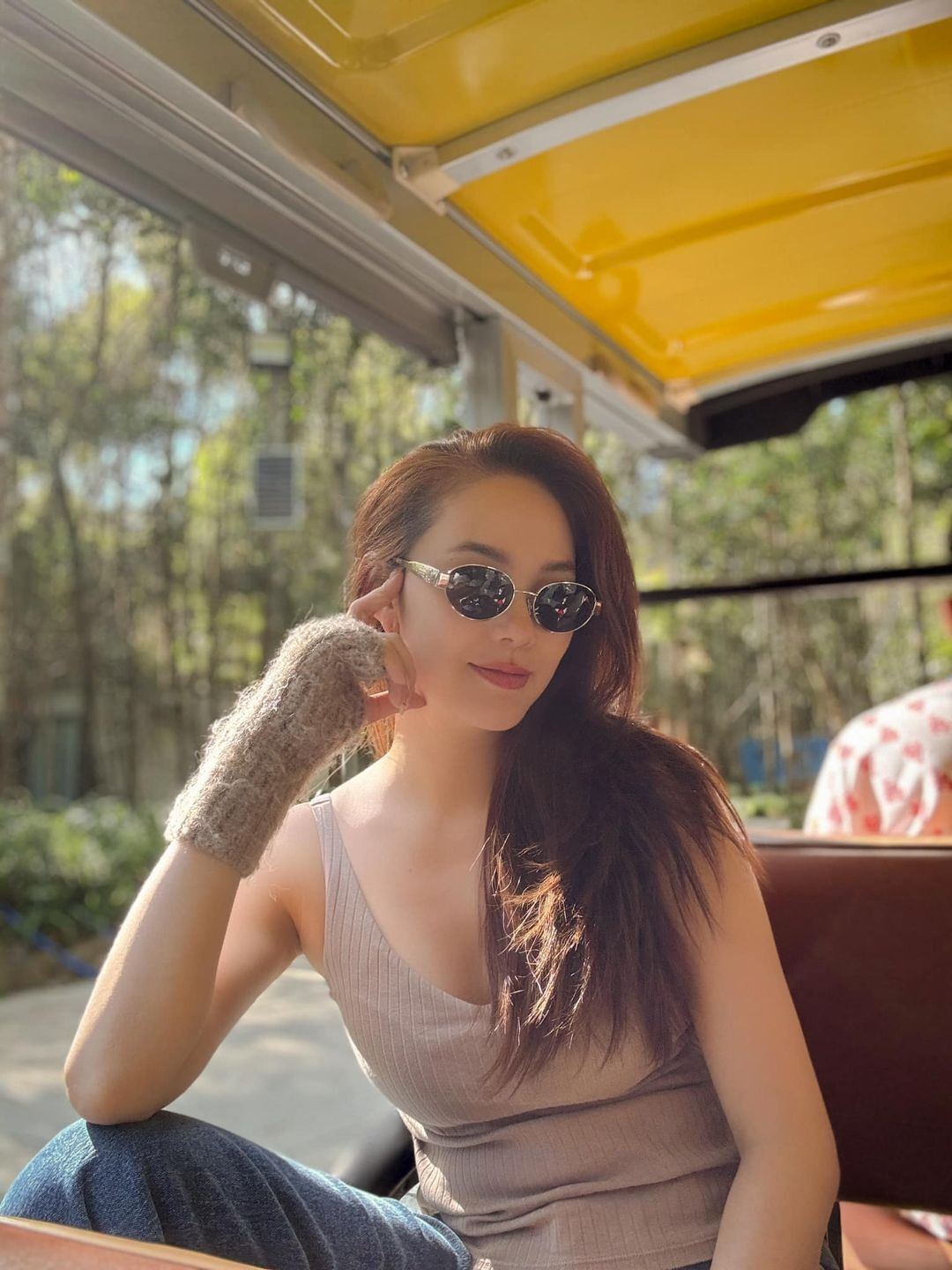 Sao Việt 30/12: Hoa hậu Ý Nhi ngày càng rạng rỡ, Minh Hằng đẹp mặn mà sau sinh - 2