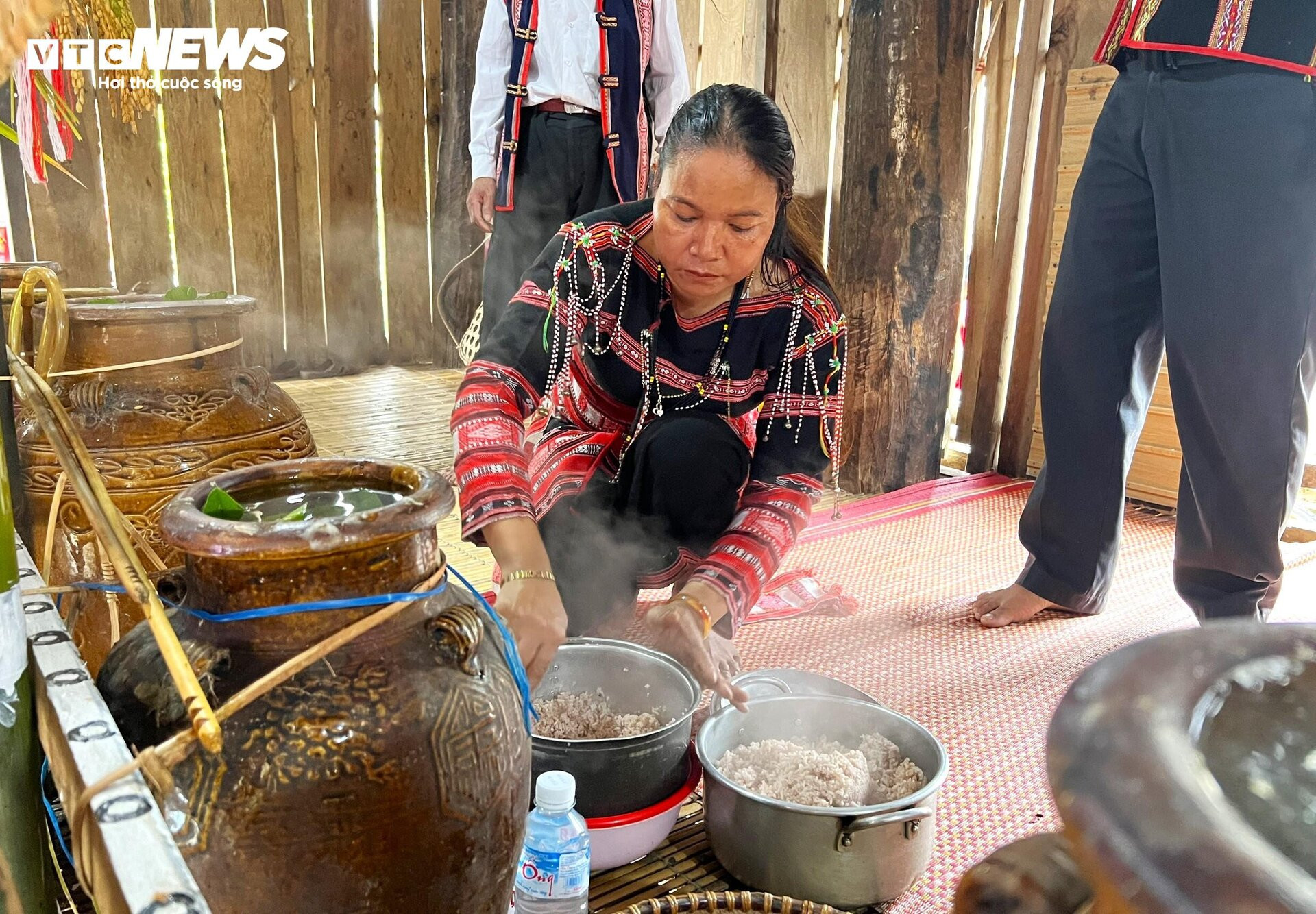 Đặc sắc lễ mừng lúa mới ngày cuối năm của người Ba Na ở Bình Định - 3