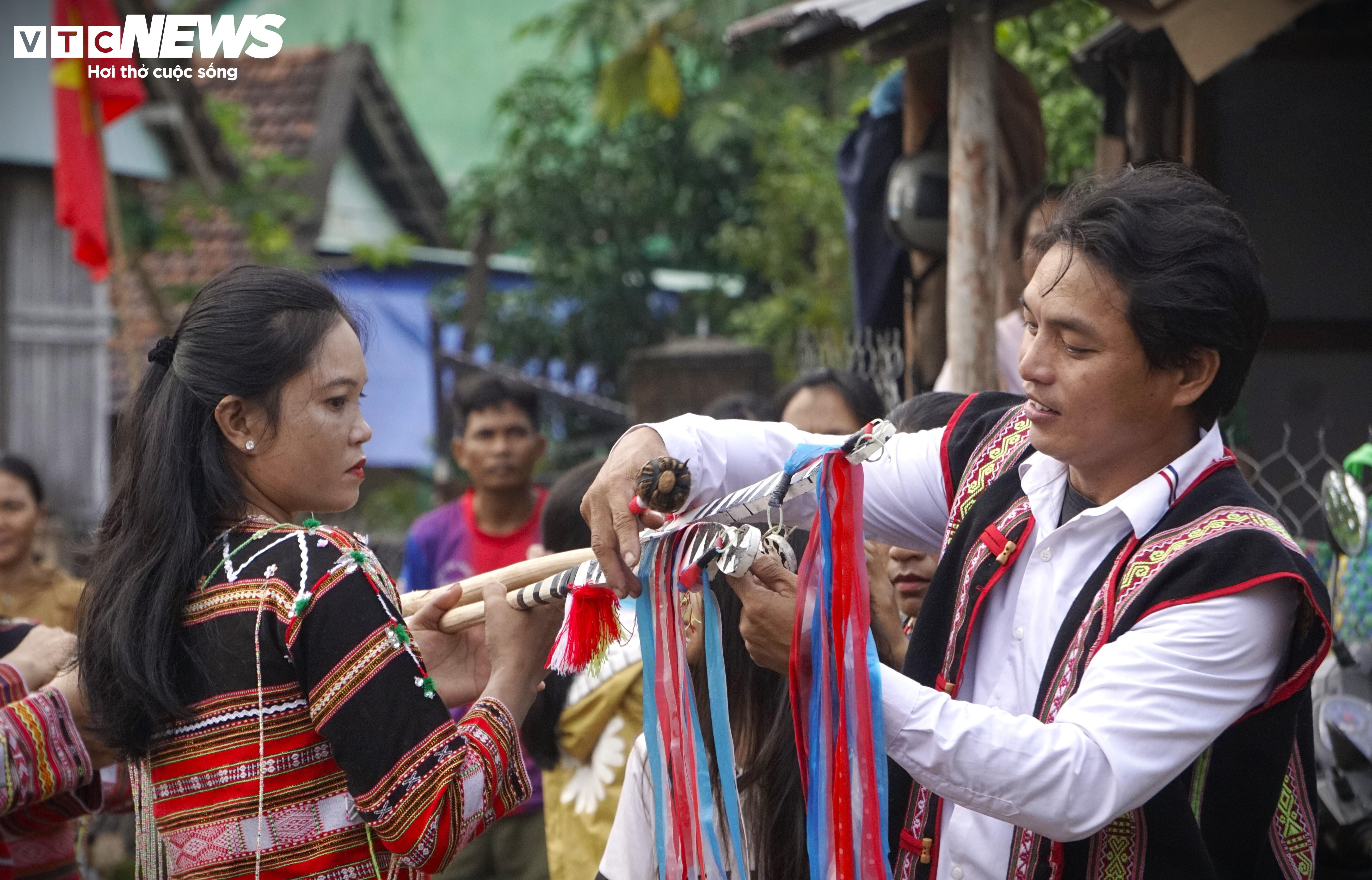 Đặc sắc lễ mừng lúa mới ngày cuối năm của người Ba Na ở Bình Định - 9