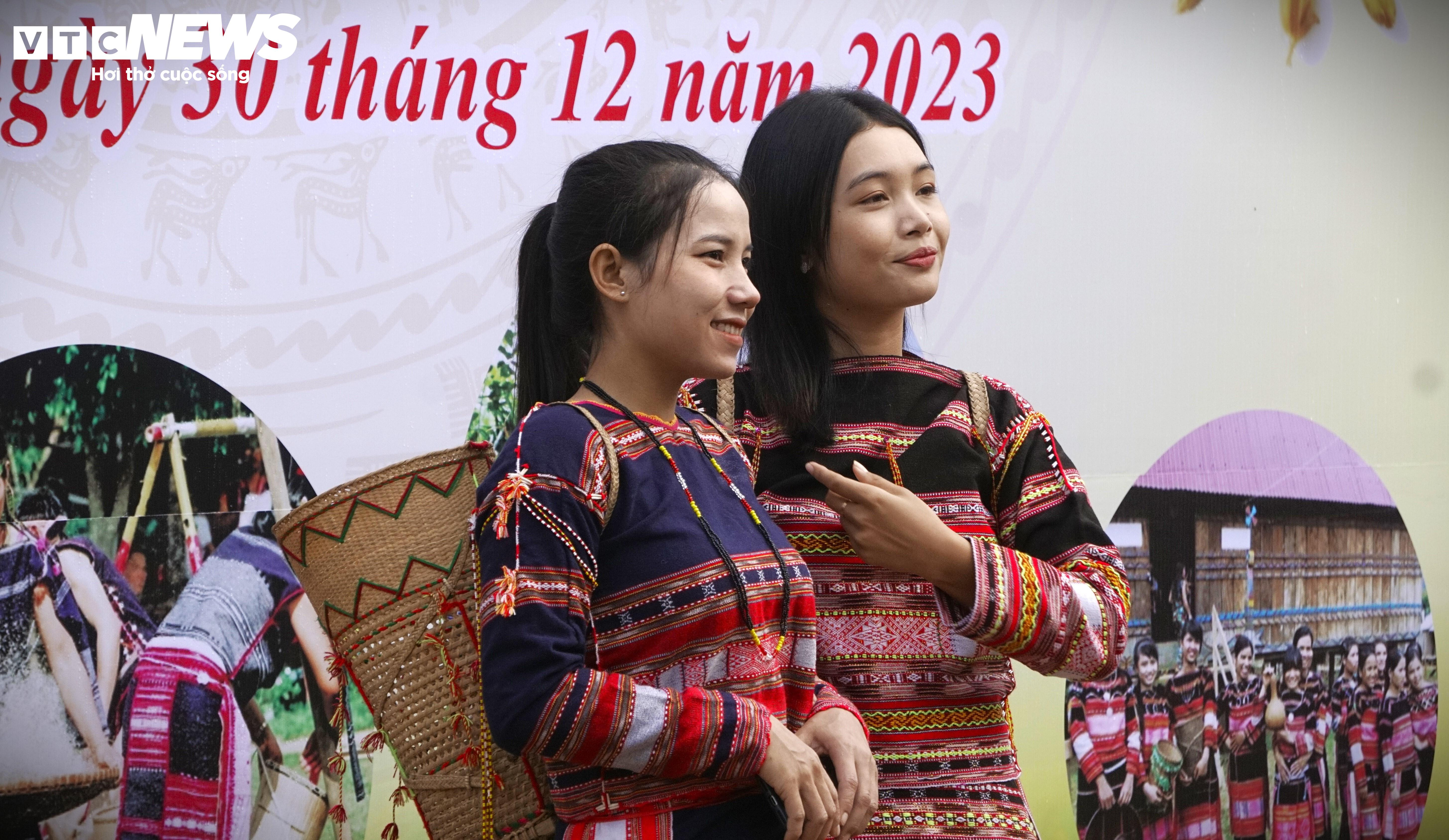 Đặc sắc lễ mừng lúa mới ngày cuối năm của người Ba Na ở Bình Định - 16