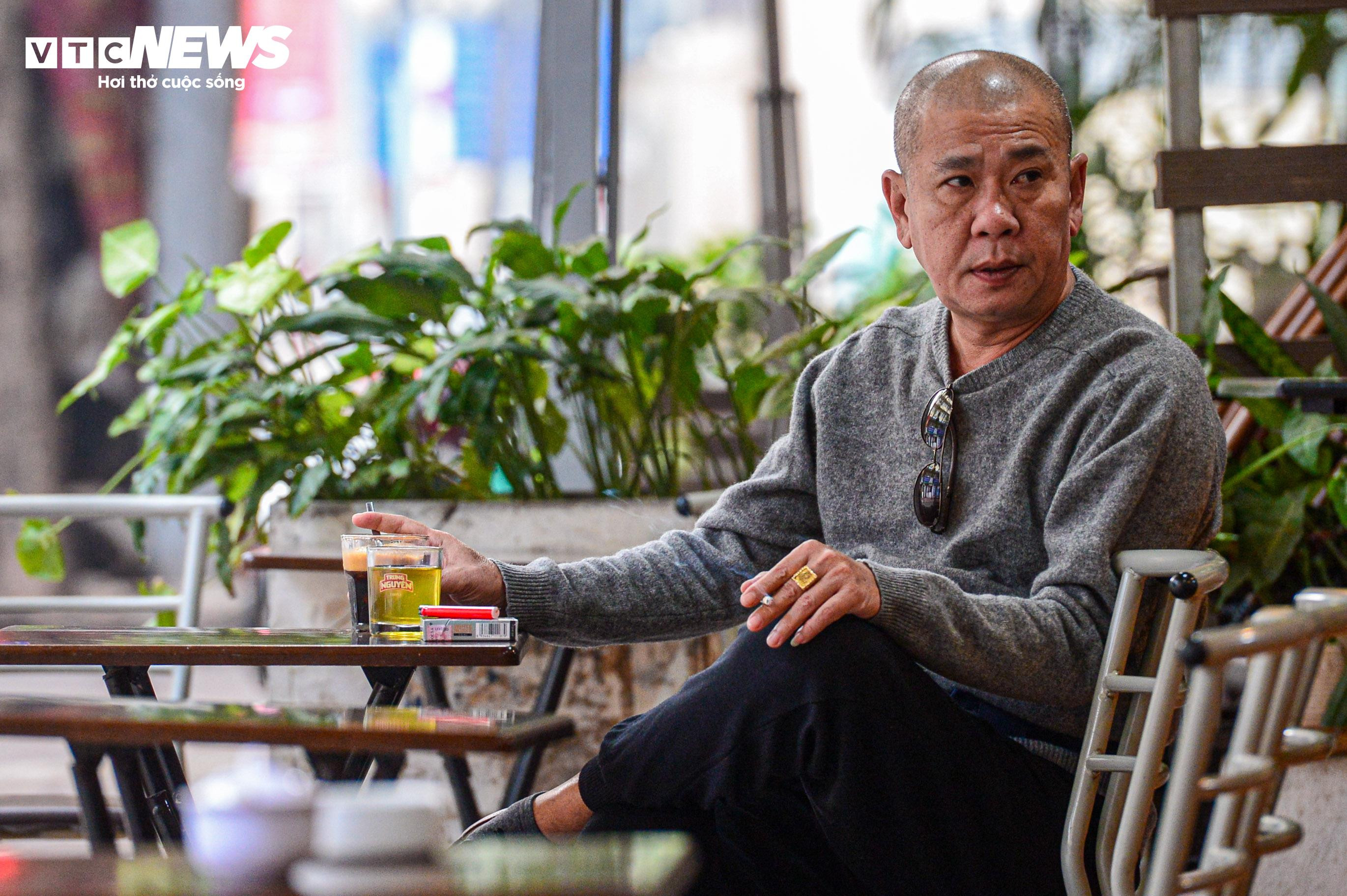 Đường phố Hà Nội vắng vẻ, thanh bình ngày đầu năm mới 2024 - 12