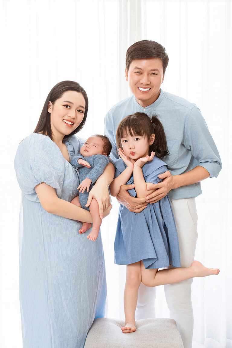 Sao Việt 3/1: Con gái Vũ Linh khoe chồng, Mai Phương Thúy than mệt đầu năm - 5