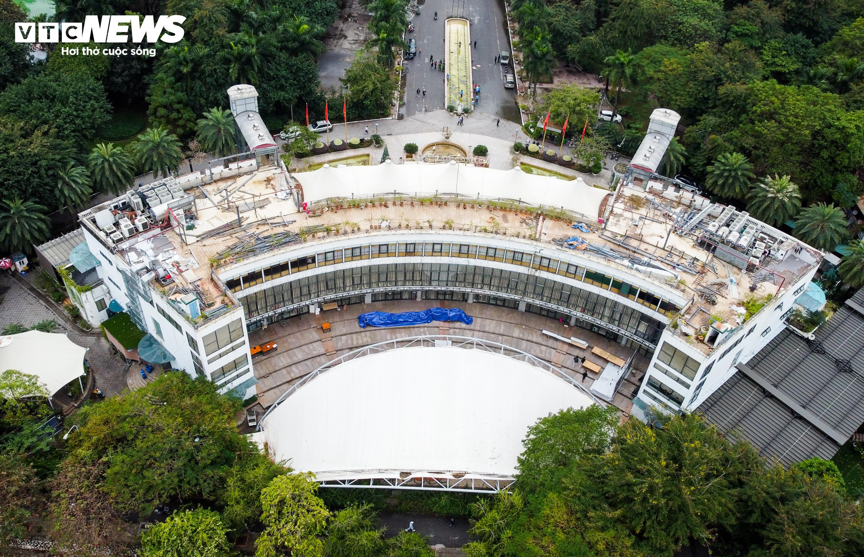 Ì ạch tháo dỡ mãi chưa xong các công trình sai phạm trong Công viên Tuổi trẻ - 4