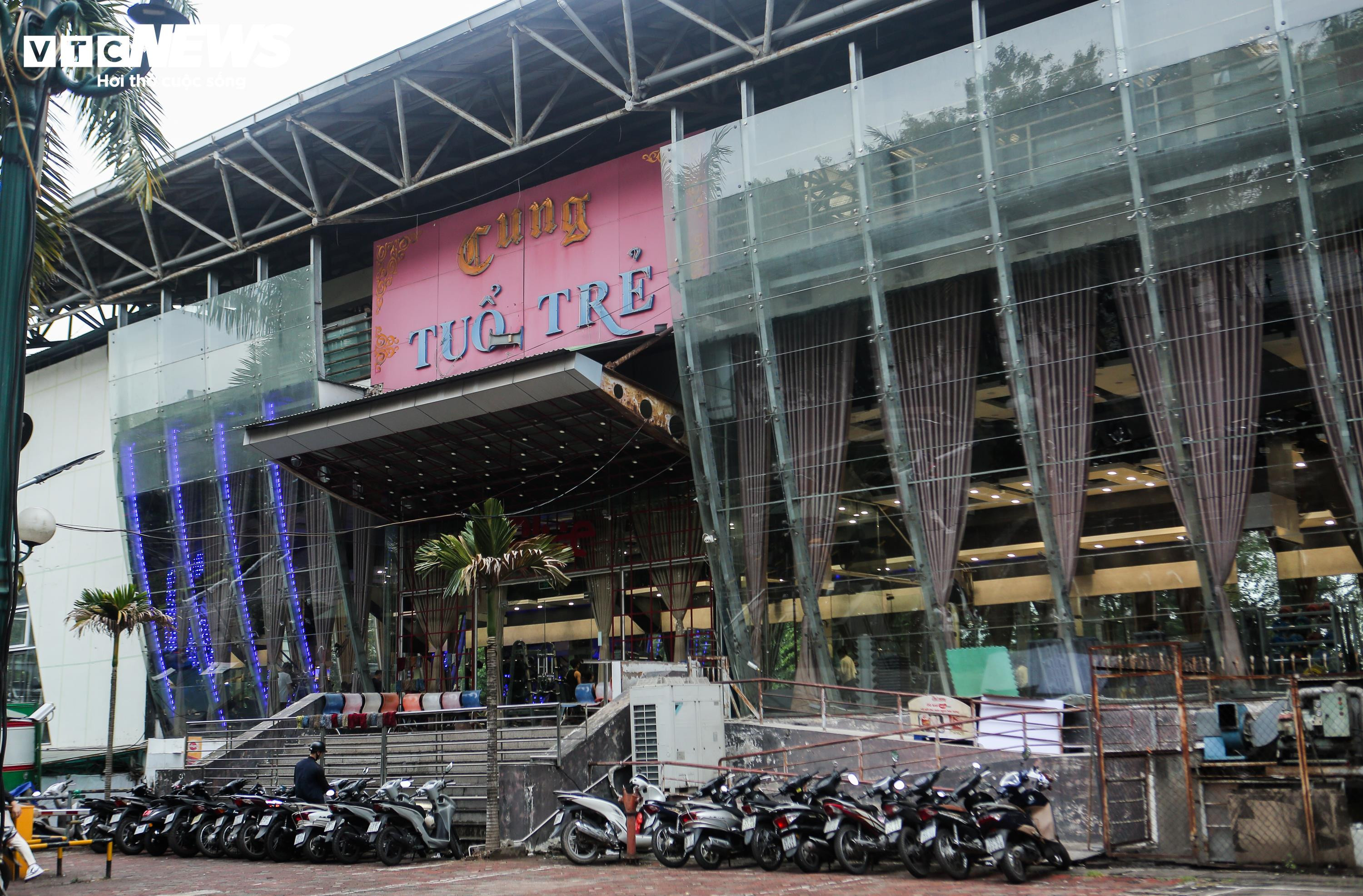 Ì ạch tháo dỡ mãi chưa xong các công trình sai phạm trong Công viên Tuổi trẻ - 7