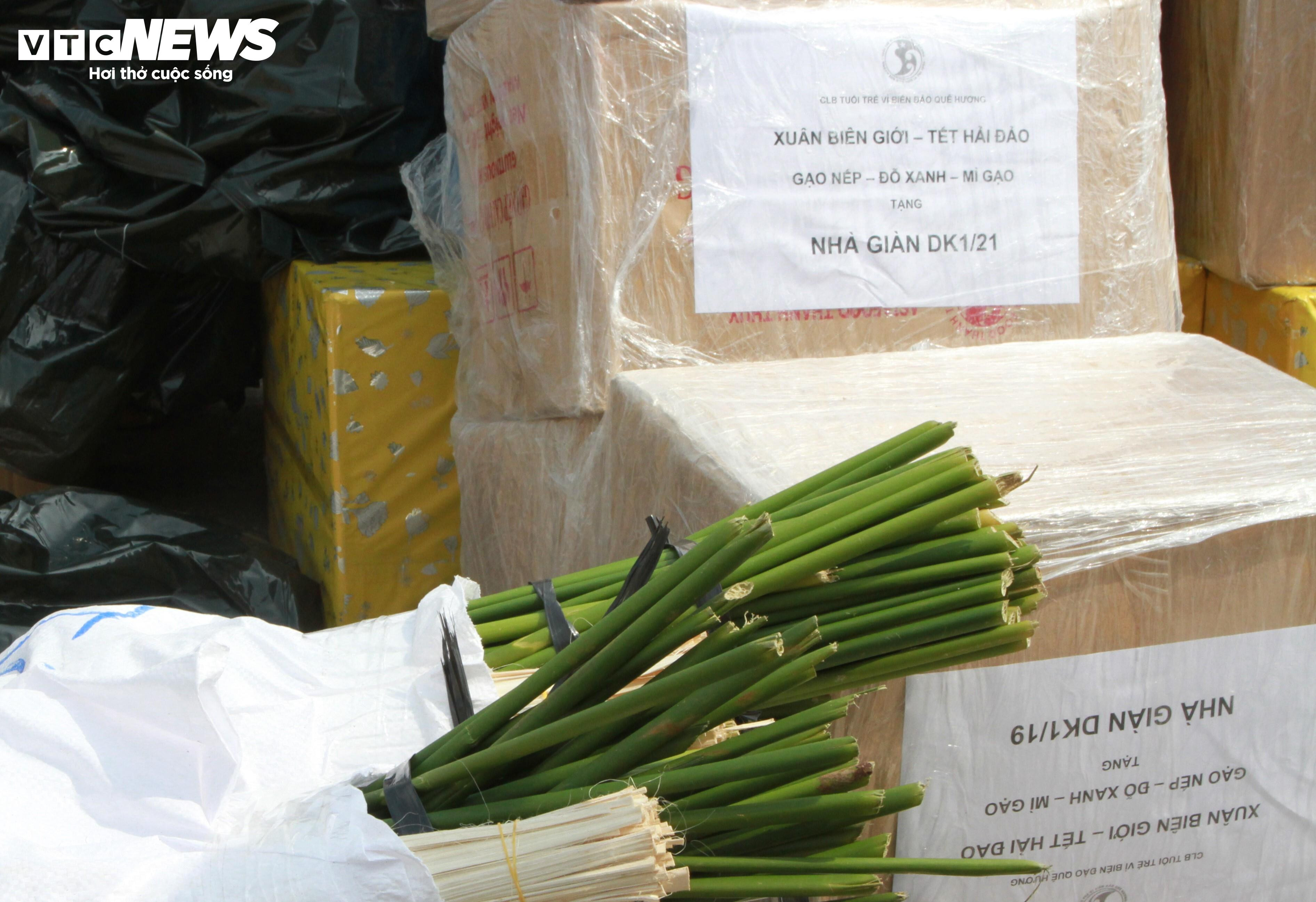 Mang Tết đến Nhà giàn DKI - 7