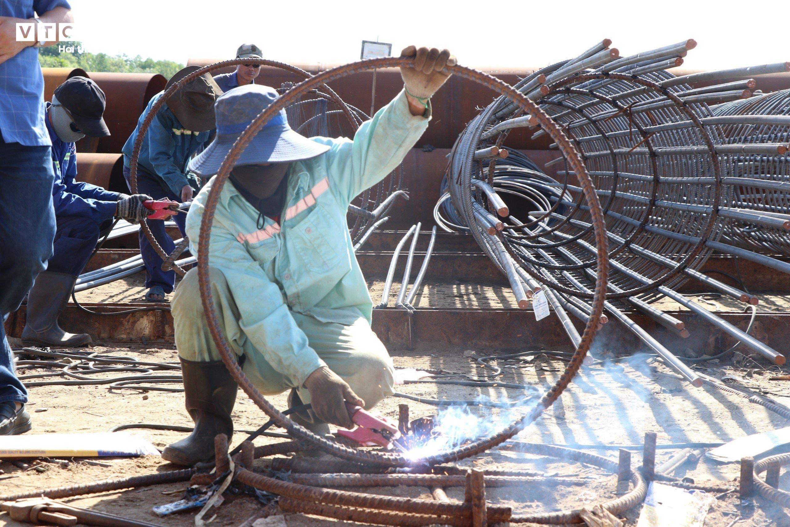 Cầu gần 5.000 tỷ nối Đồng Nai và Bà Rịa - Vũng Tàu sau 7 tháng thi công - 7