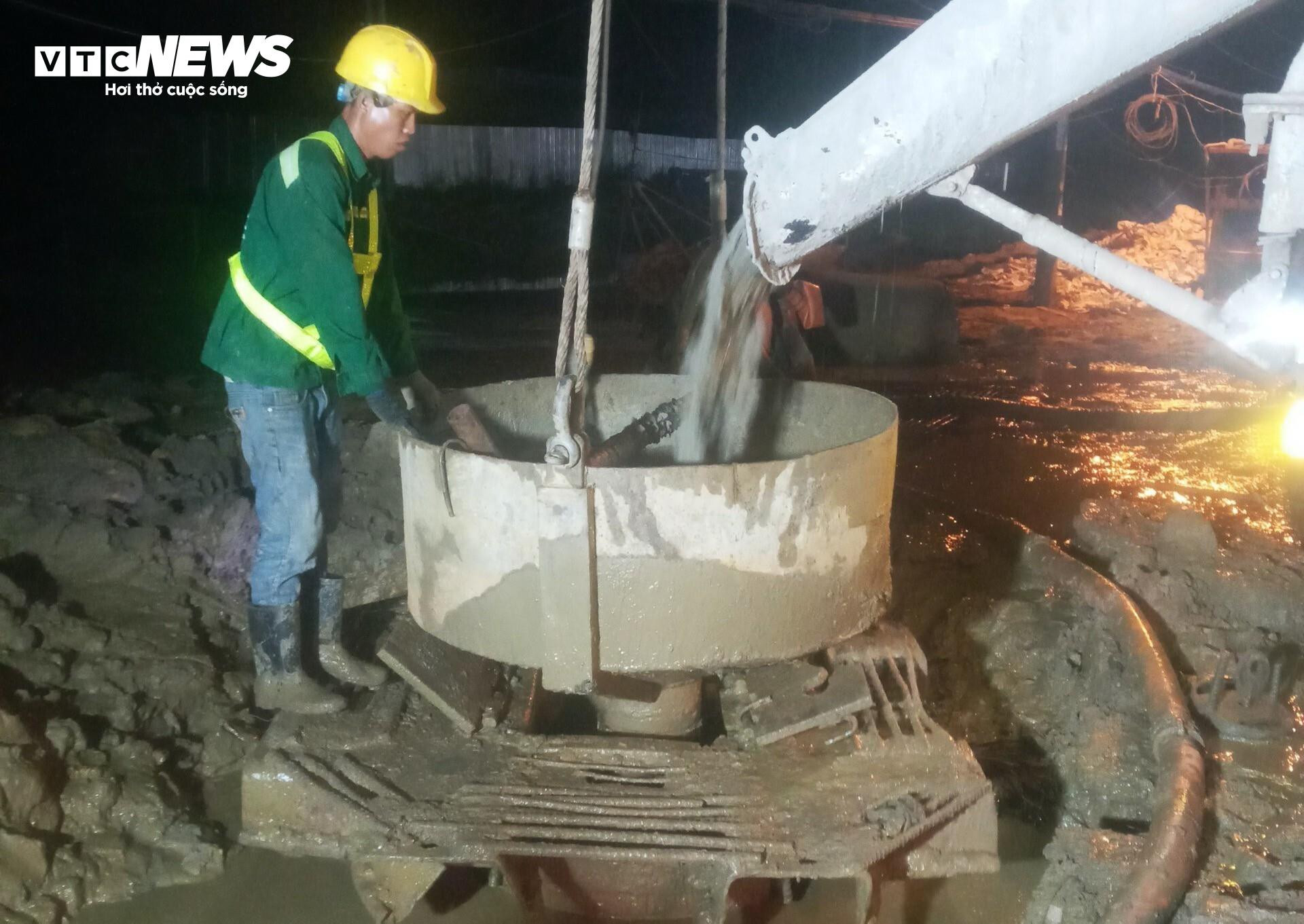 Công nhân tất bật trên đại công trường Vành đai 3 TP.HCM - 13