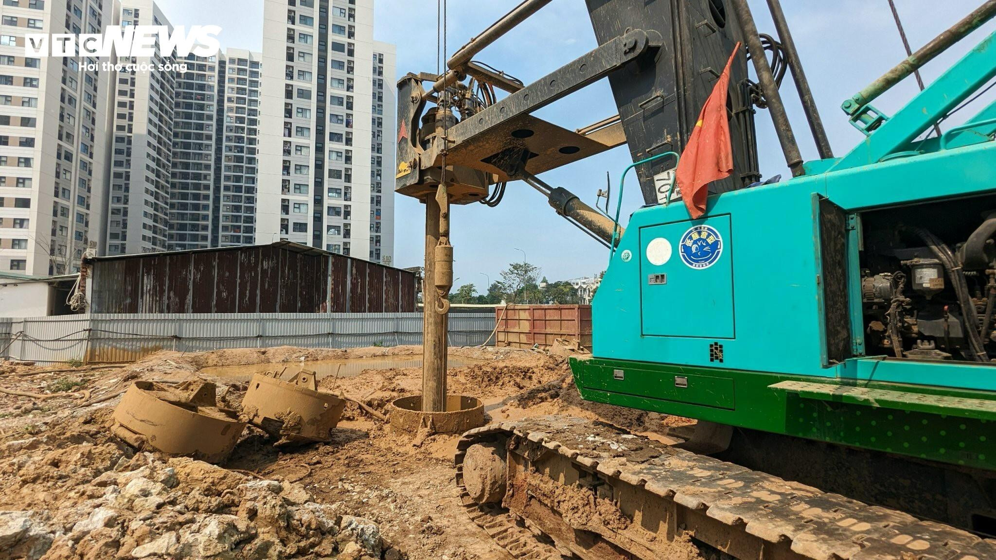 Công nhân tất bật trên đại công trường Vành đai 3 TP.HCM - 6