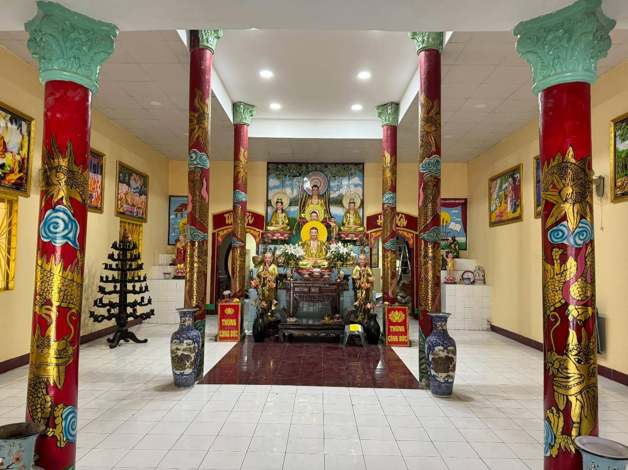 Chùa Nghệ sĩ 'thay áo mới’, xin người viếng thăm để lại đau thương phiền não - 3