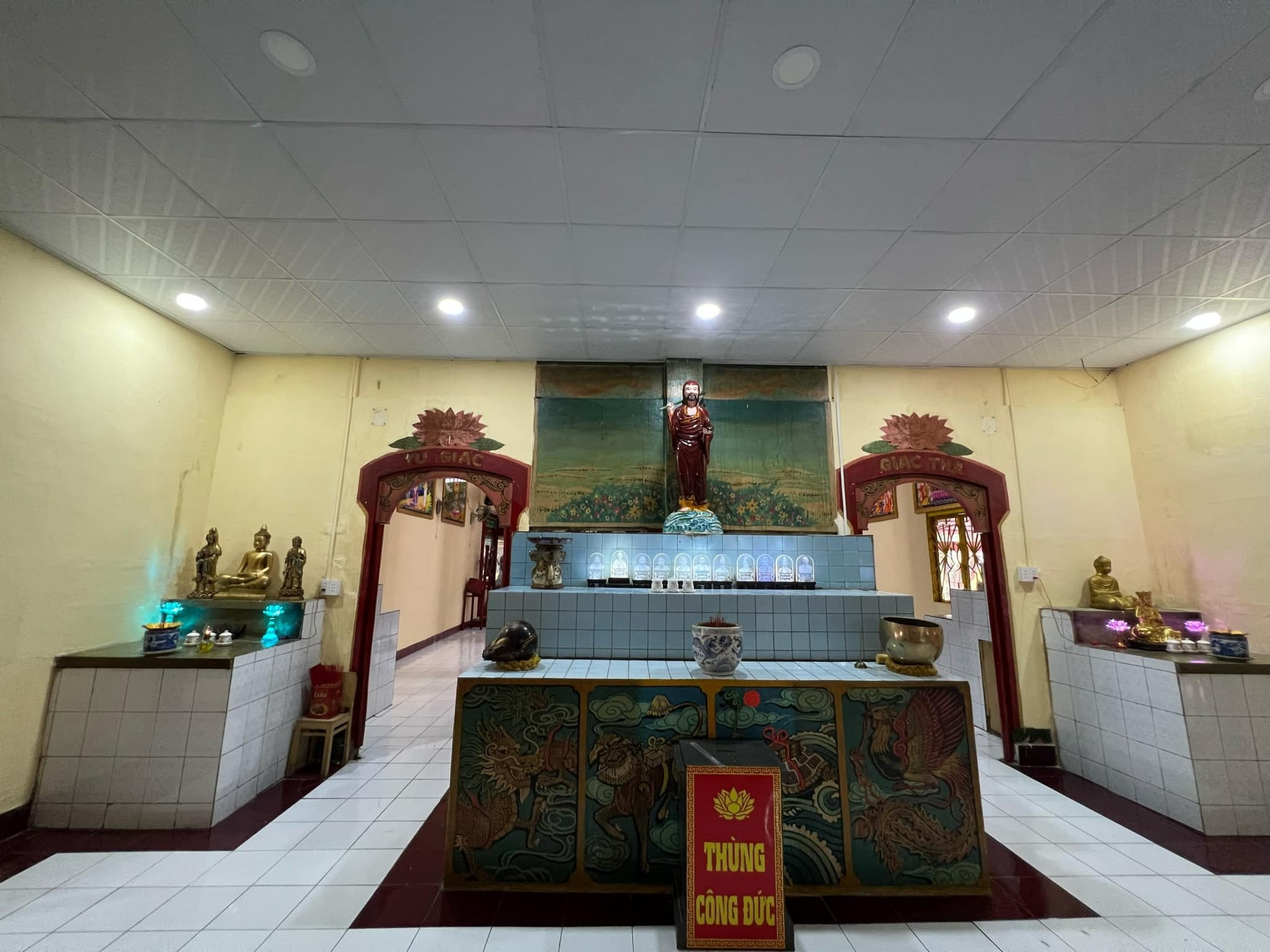 Chùa Nghệ sĩ 'thay áo mới’, xin người viếng thăm để lại đau thương phiền não - 12