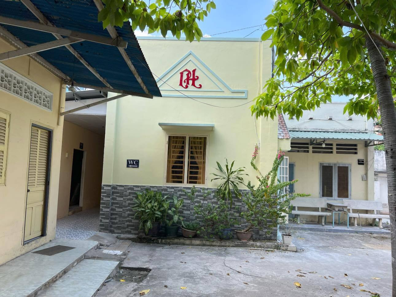 Chùa Nghệ sĩ 'thay áo mới’, xin người viếng thăm để lại đau thương phiền não - 11