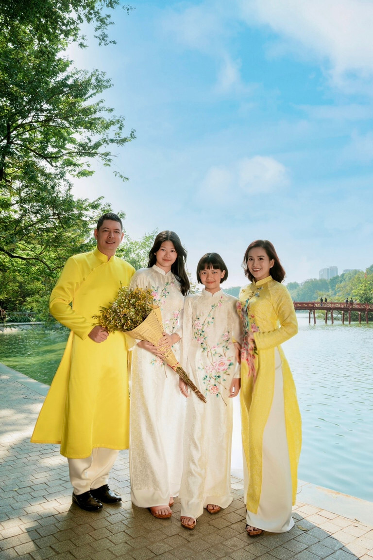 Sao Việt 12/1: Huyền Baby khoe mẹ chồng, con gái Quyền Linh đẹp dịu dàng - 11